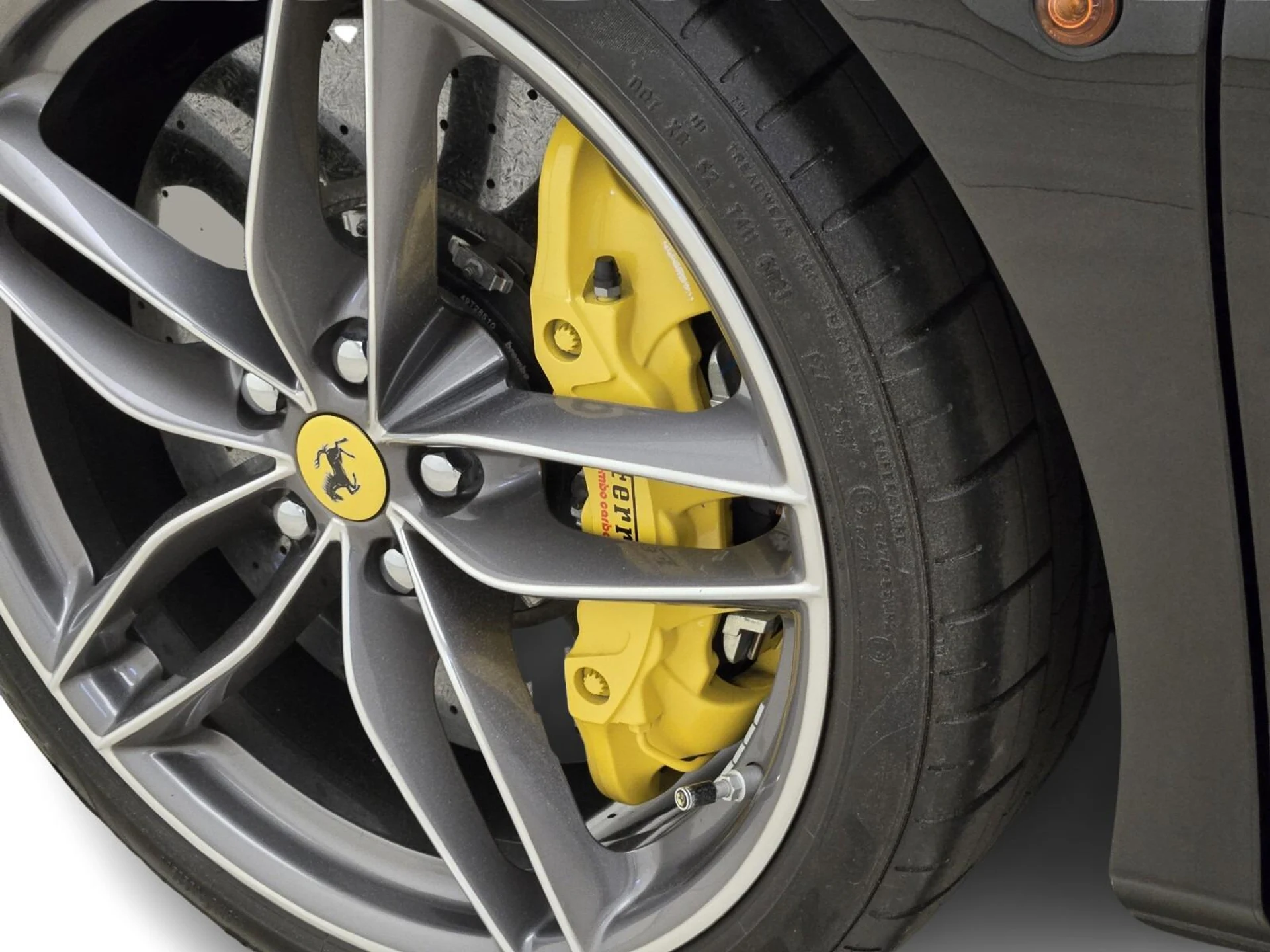 mph013_1663329492_Used_2017_Ferrari_488_Spider_1755156490_8ab39b04bd