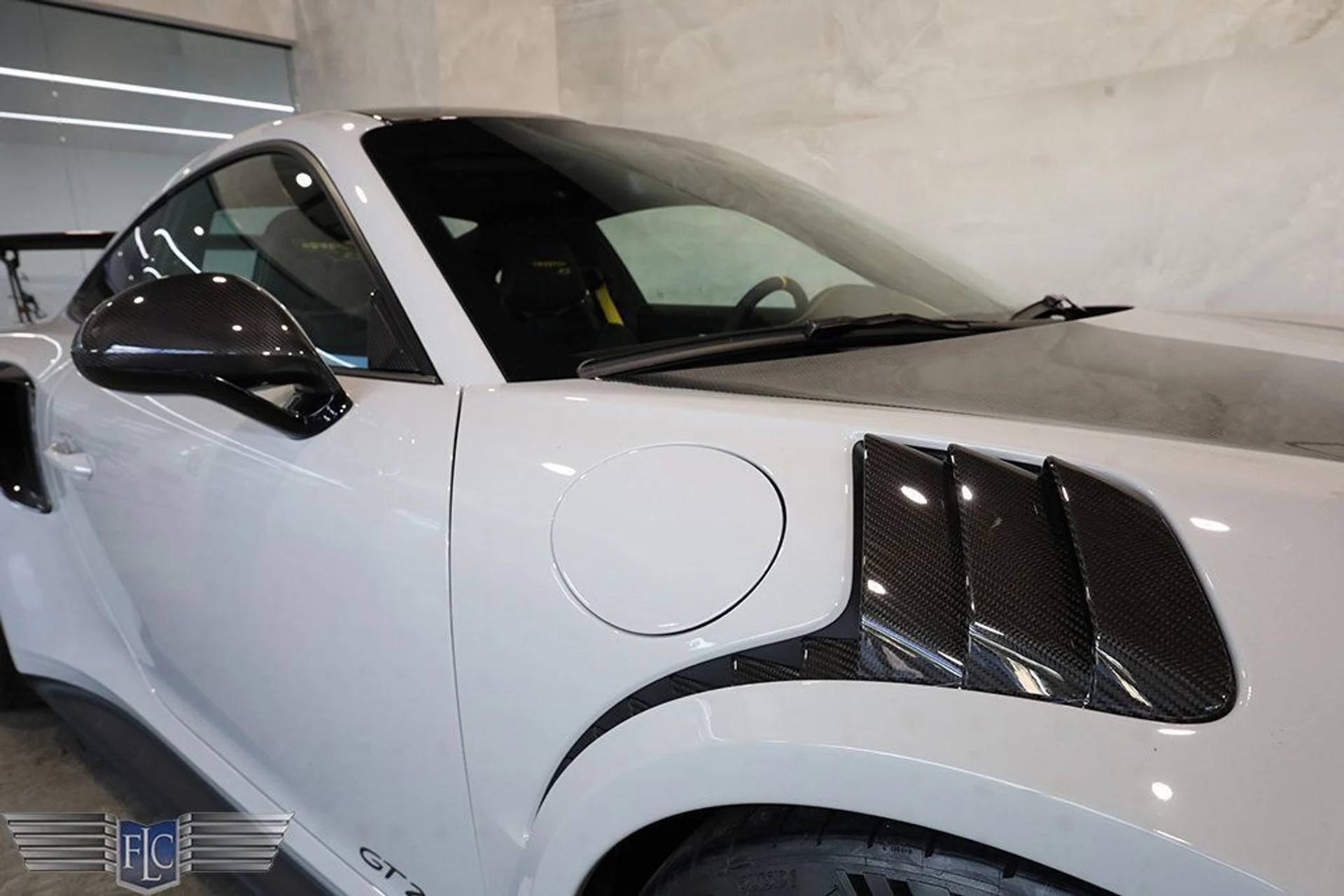 mph013_1665788992_used_2018_porsche_911_gt2rsweissach_9689_22986338_14_1024_2e172abb66