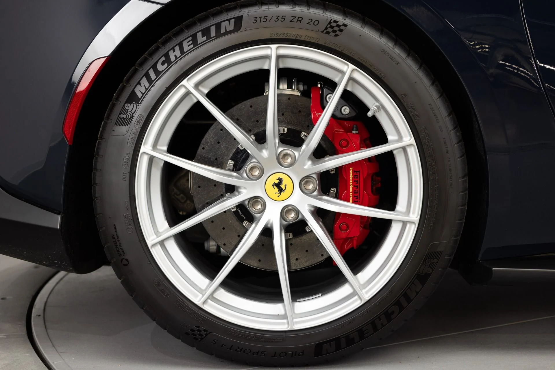 mph013_1665955795_Used_2020_Ferrari_812_Superfast_1779459079_e67377f817
