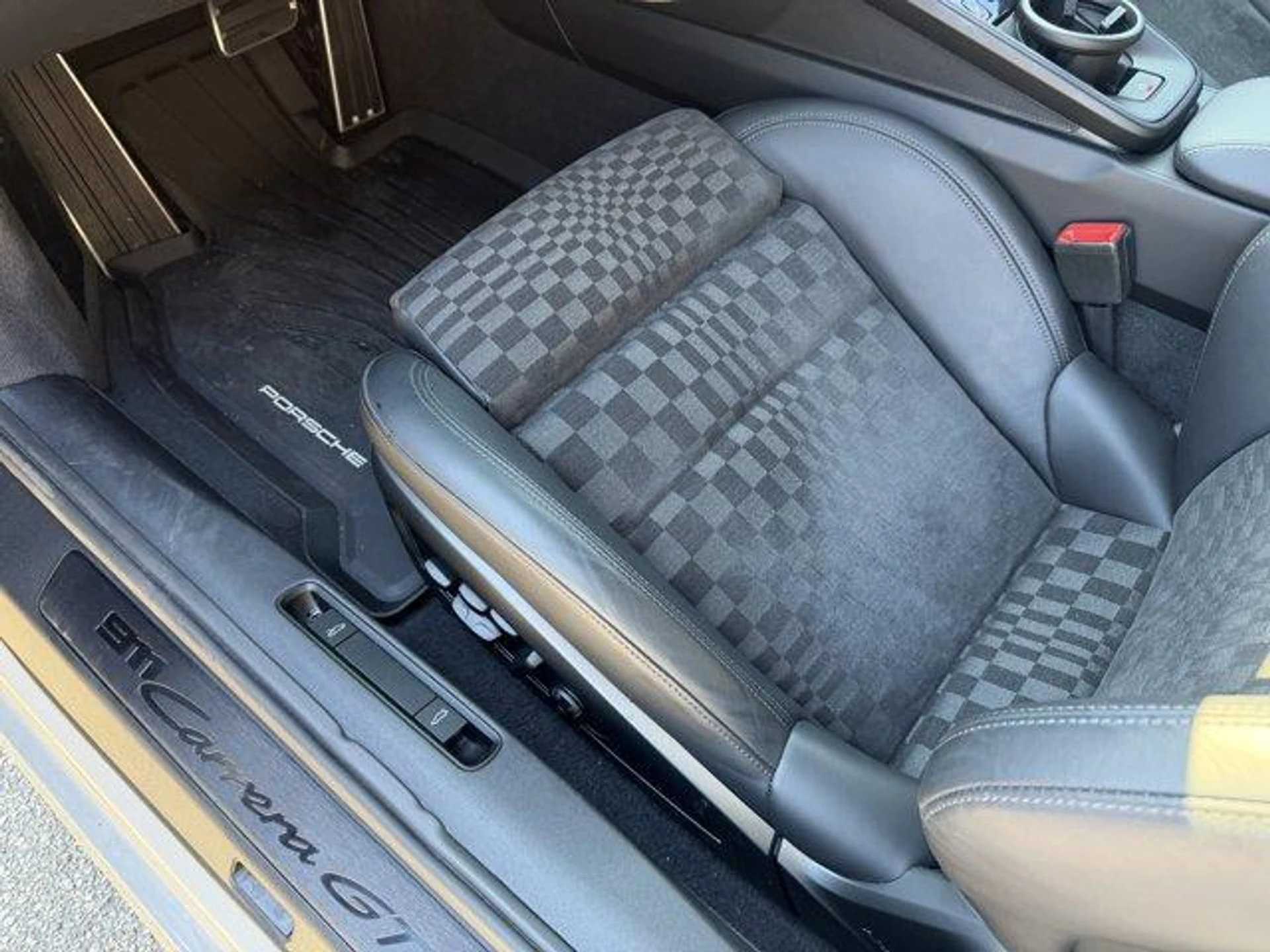 mph013_1667507346_h_YU_Iir_YS_9_Iqb_N6z9_Es_P9c_POYSSI_3d61e2ce5b