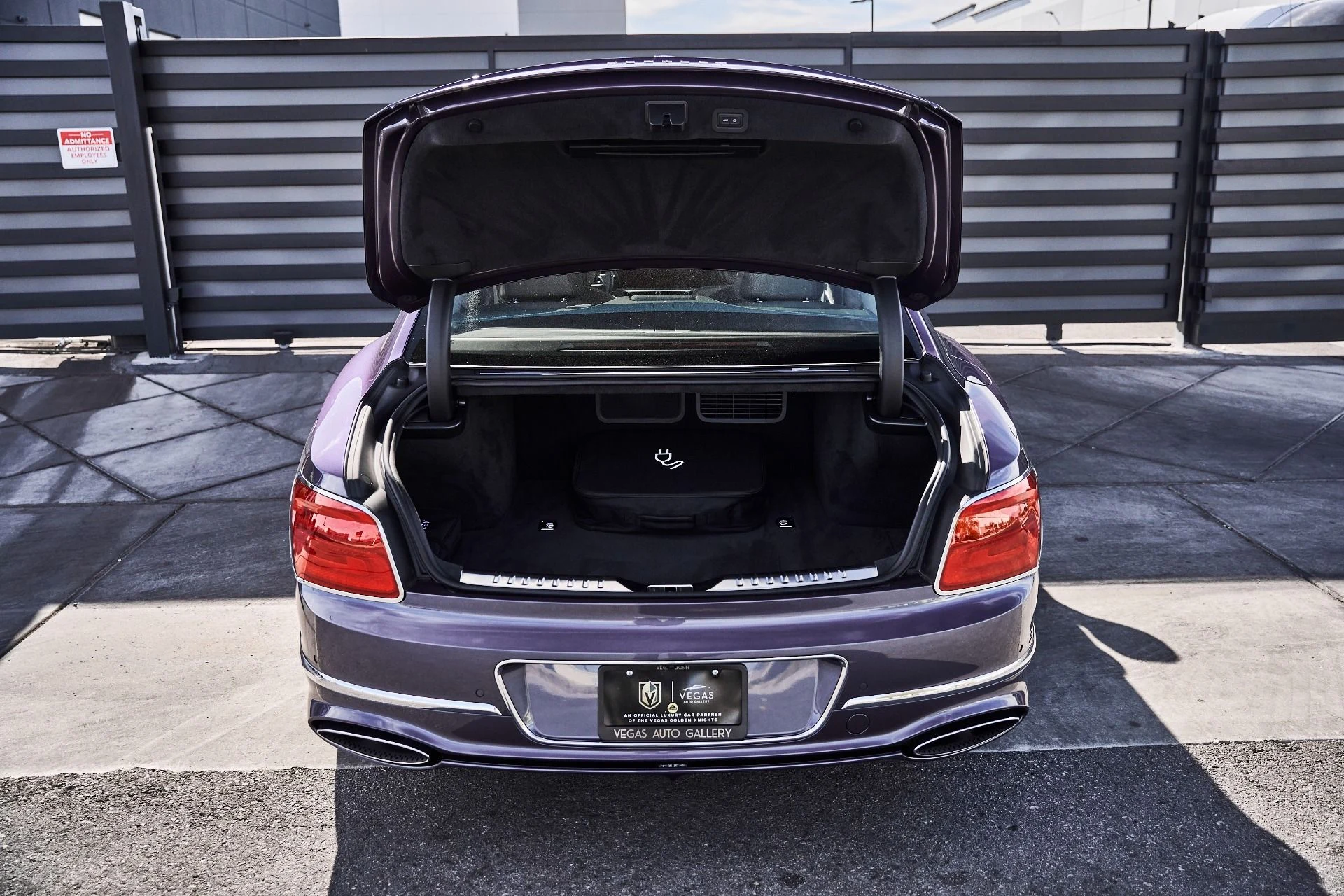 mph013_167080332_Used_2026_Bentley_Flying_Spur_V8_1775613257_cf9c672816