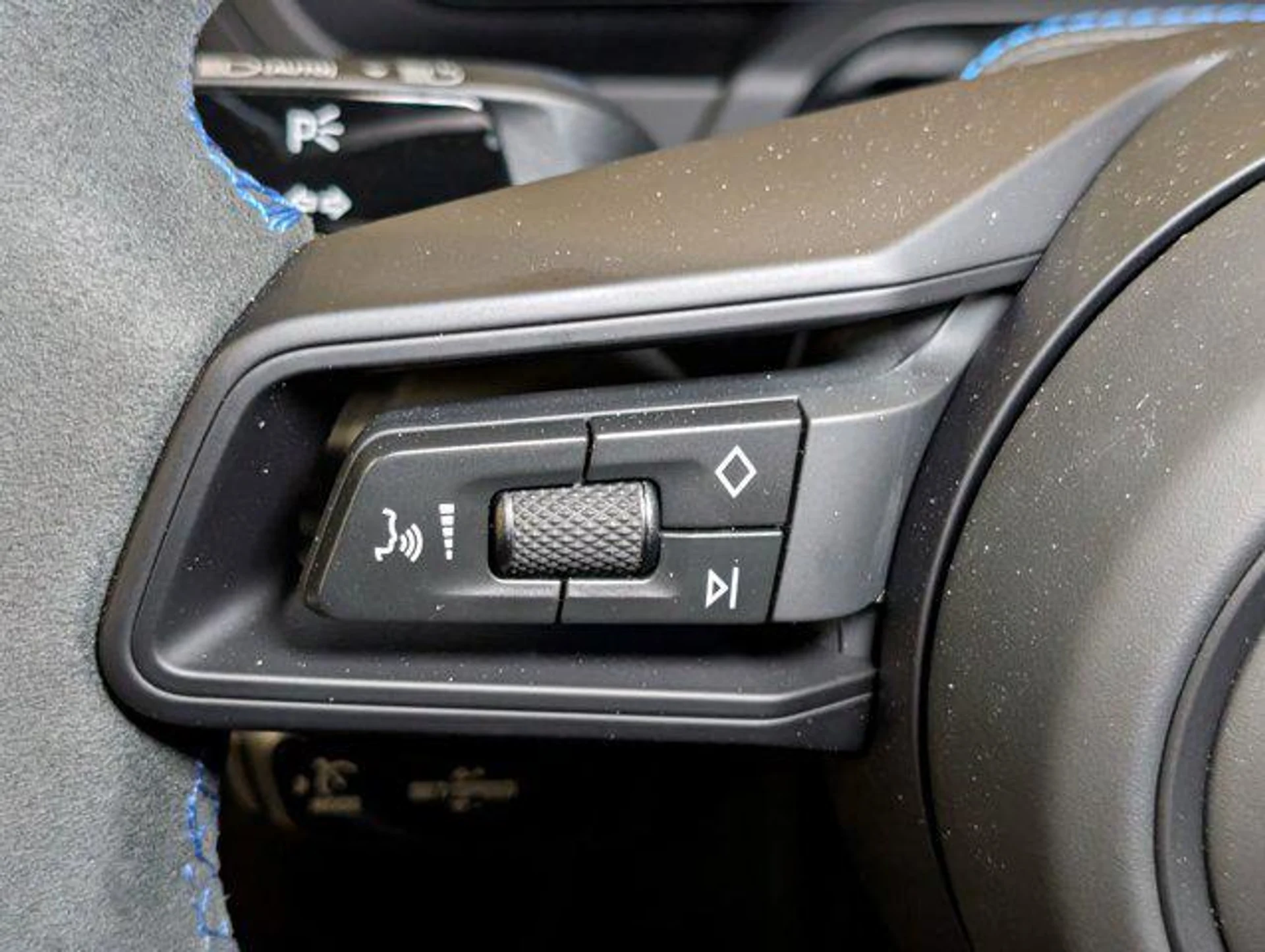 mph013_1676157364_o_Br_Fv_Zf_U_R_Hp88_W3_AA_54k_O4i_Os_cf54fcf258