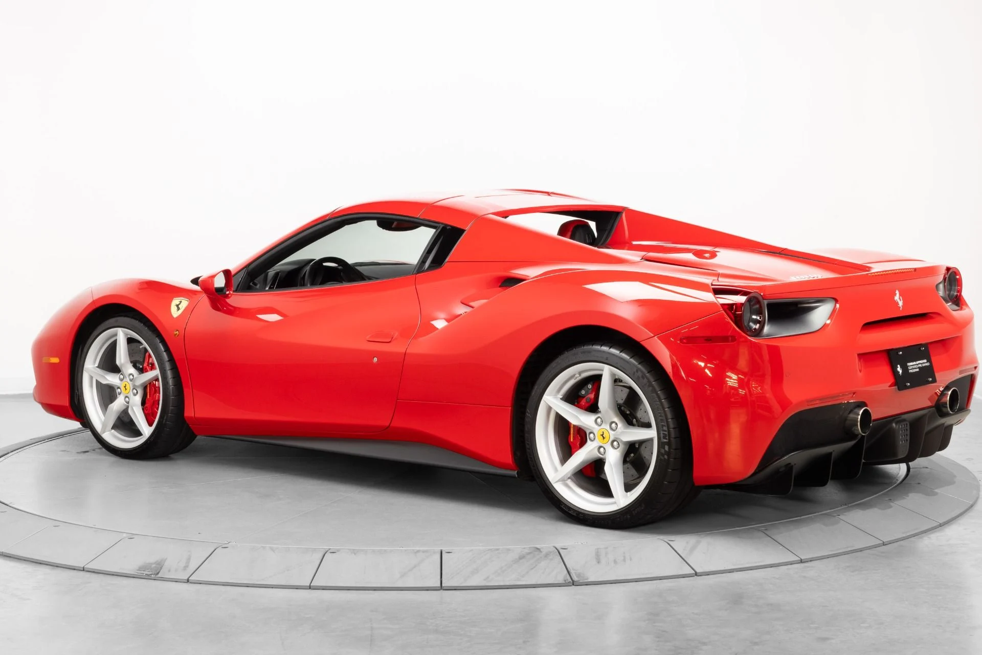 mph013_1681728984_Used_2017_Ferrari_488_Spider_1782928038_92319db7e3