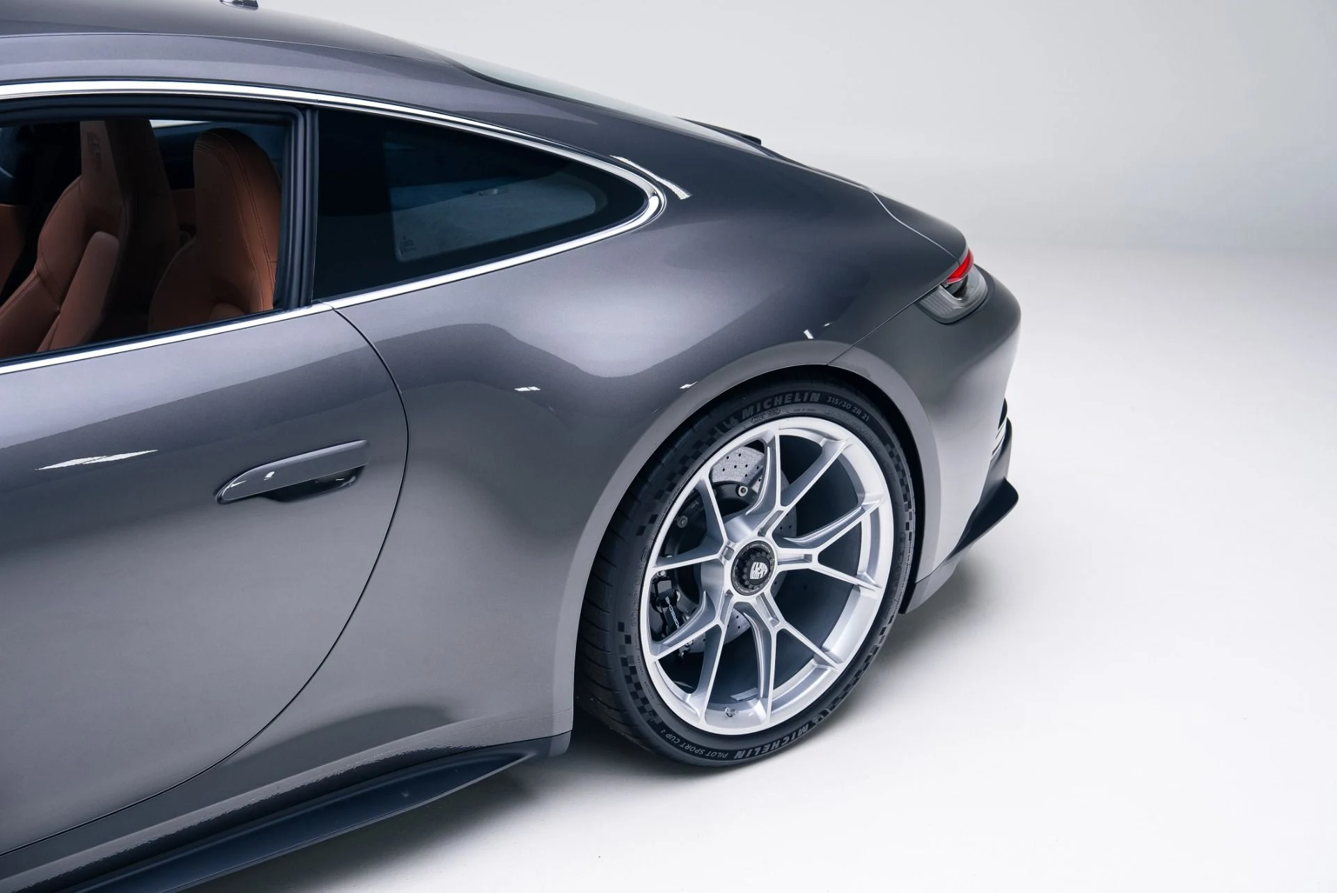 mph013_1682034052_Used_2024_Porsche_911_GT_3_Touring_1765917490_3bcc28fa25