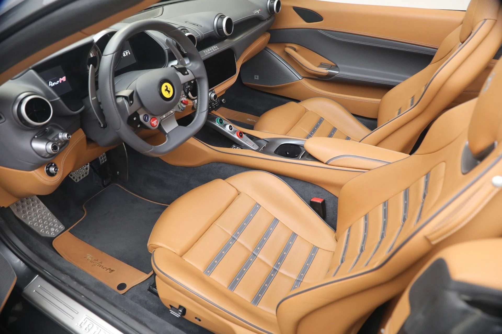mph013_1682869980_Used_2022_Ferrari_Portofino_M_1785520337_2e6d0ecf61