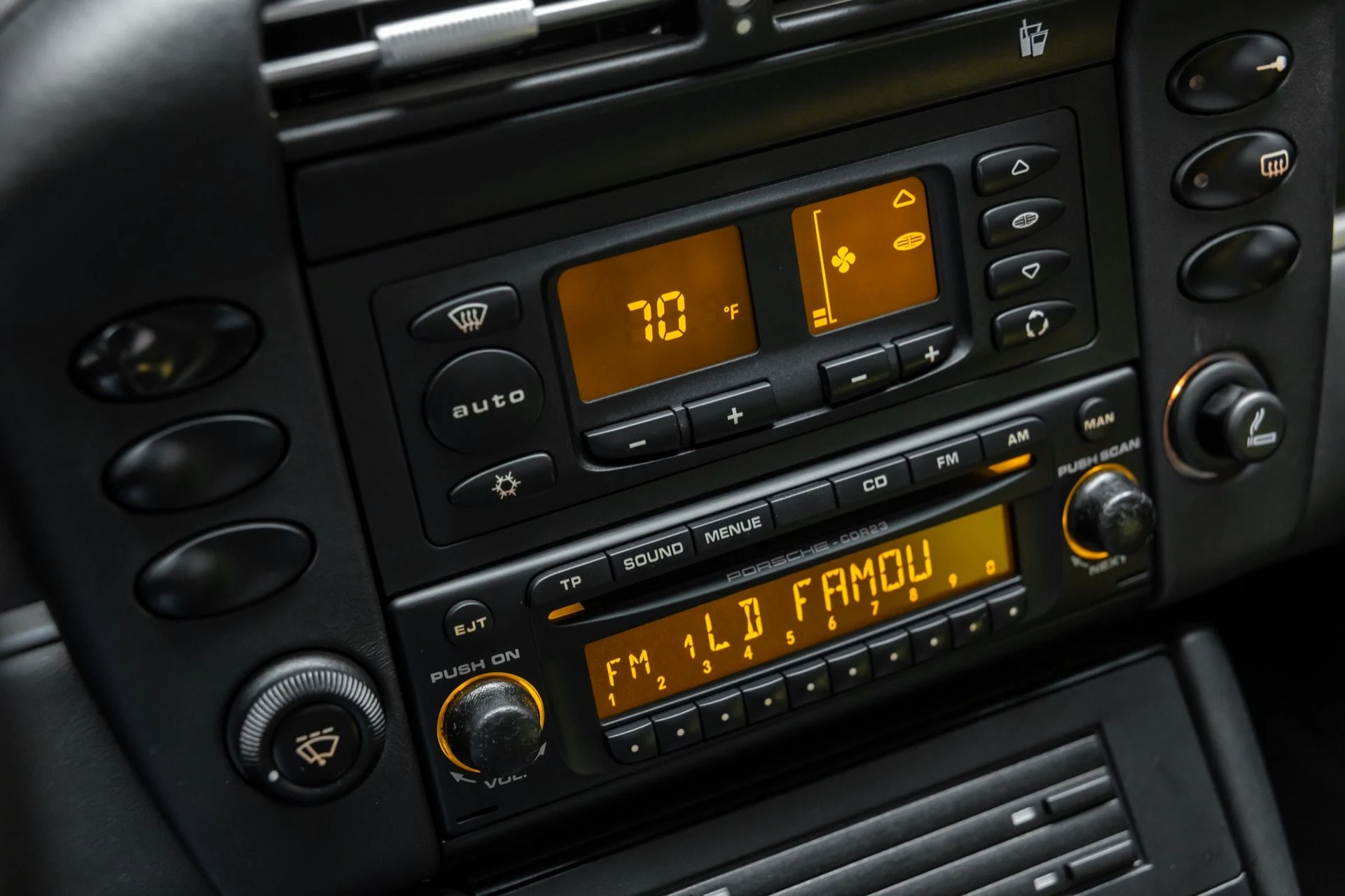 mph013_1695015802_13475_p14_l_d80d62a076