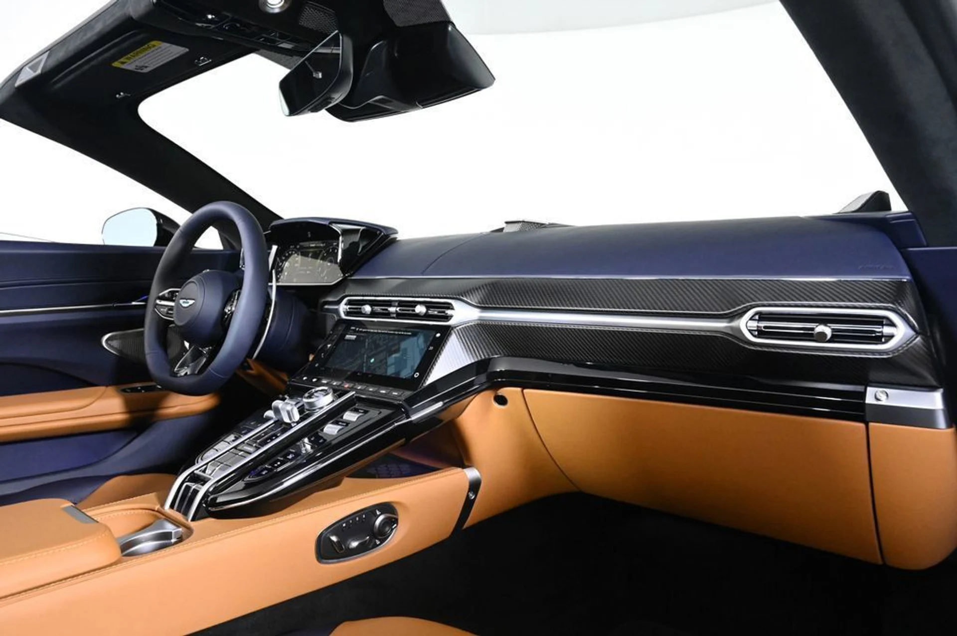 mph013_1703759096_new_2026_aston_martin_vantage_sroadster_11350_23021666_14_1024_34e4ce8db4