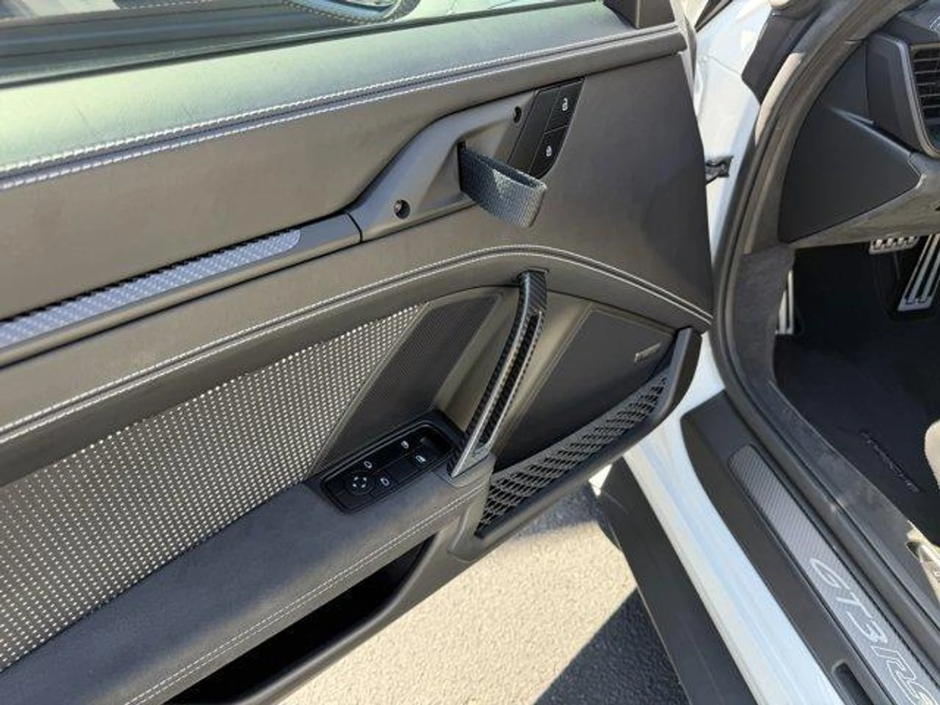 mph013_1706690567_b_Uvw_Y0h_Pzq_DMT_3i_Kn_U31_UIUGK_Wk_88ff831dcc