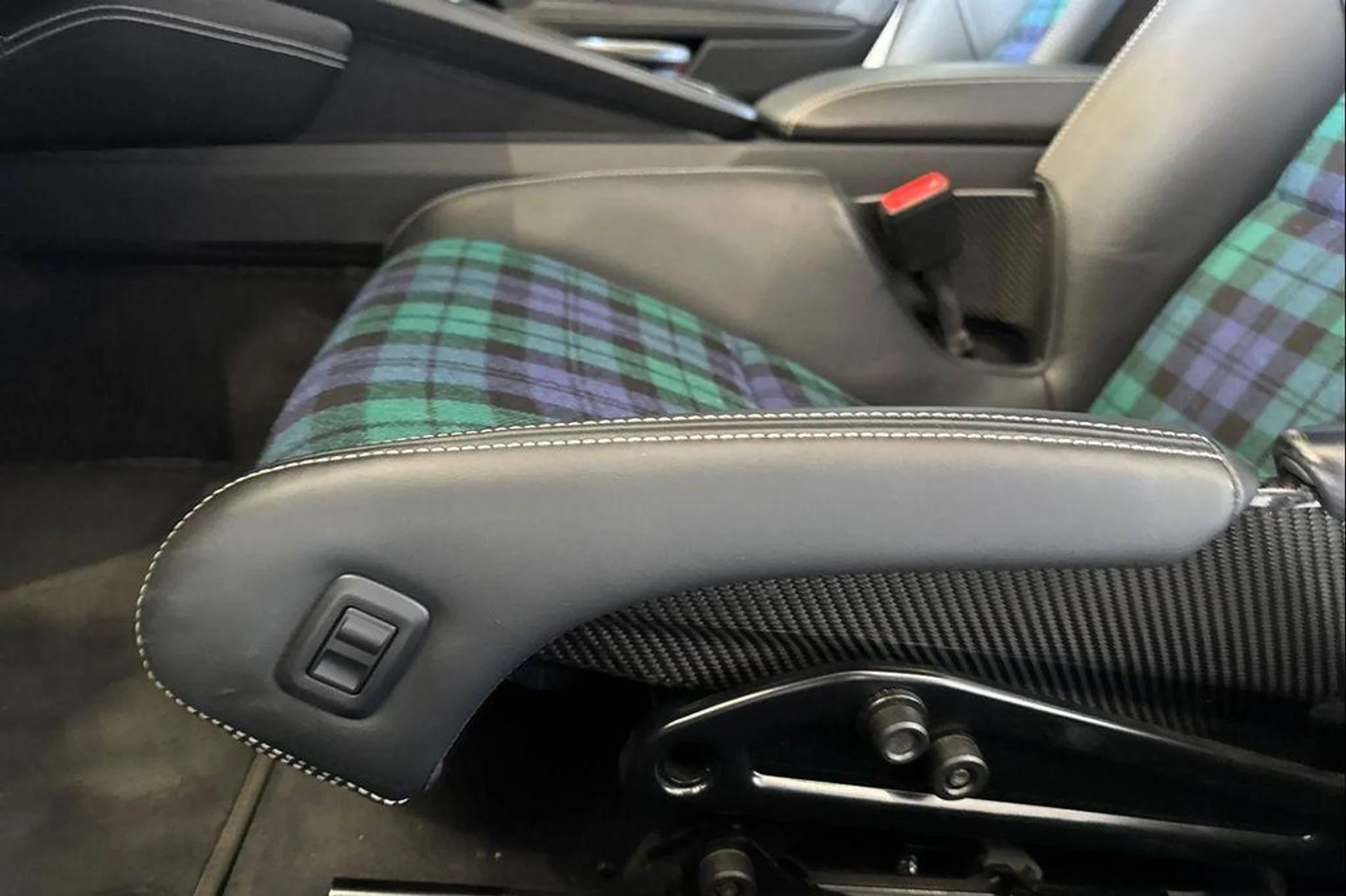 mph013_171118838_x8zdbk_P8_Qu_To_Ax_Ketja2z0jkc_Xk_5c9e7025b3