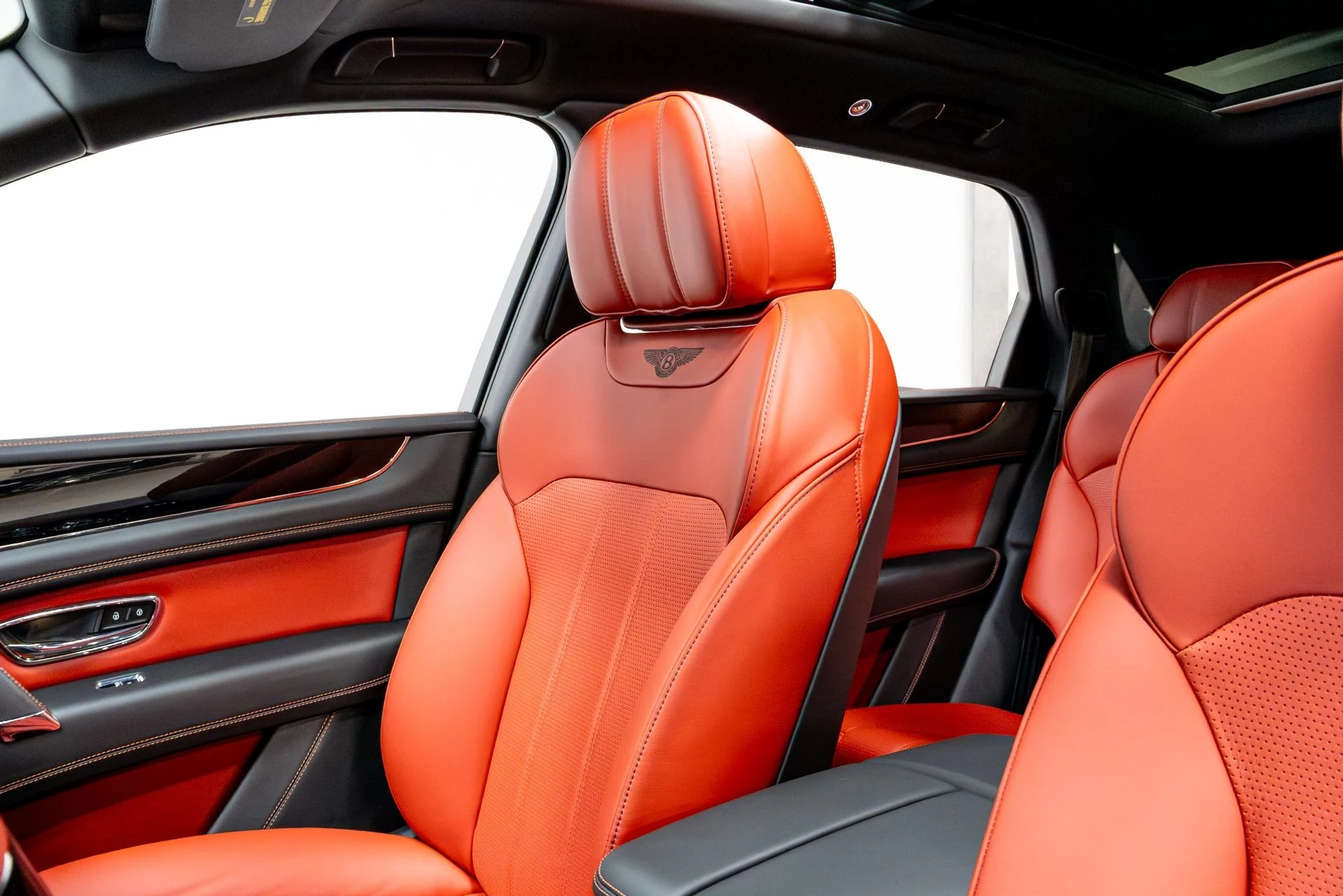 mph013_1722643956_Used_2020_Bentley_Bentayga_V8_1774292202_6bebc62a41