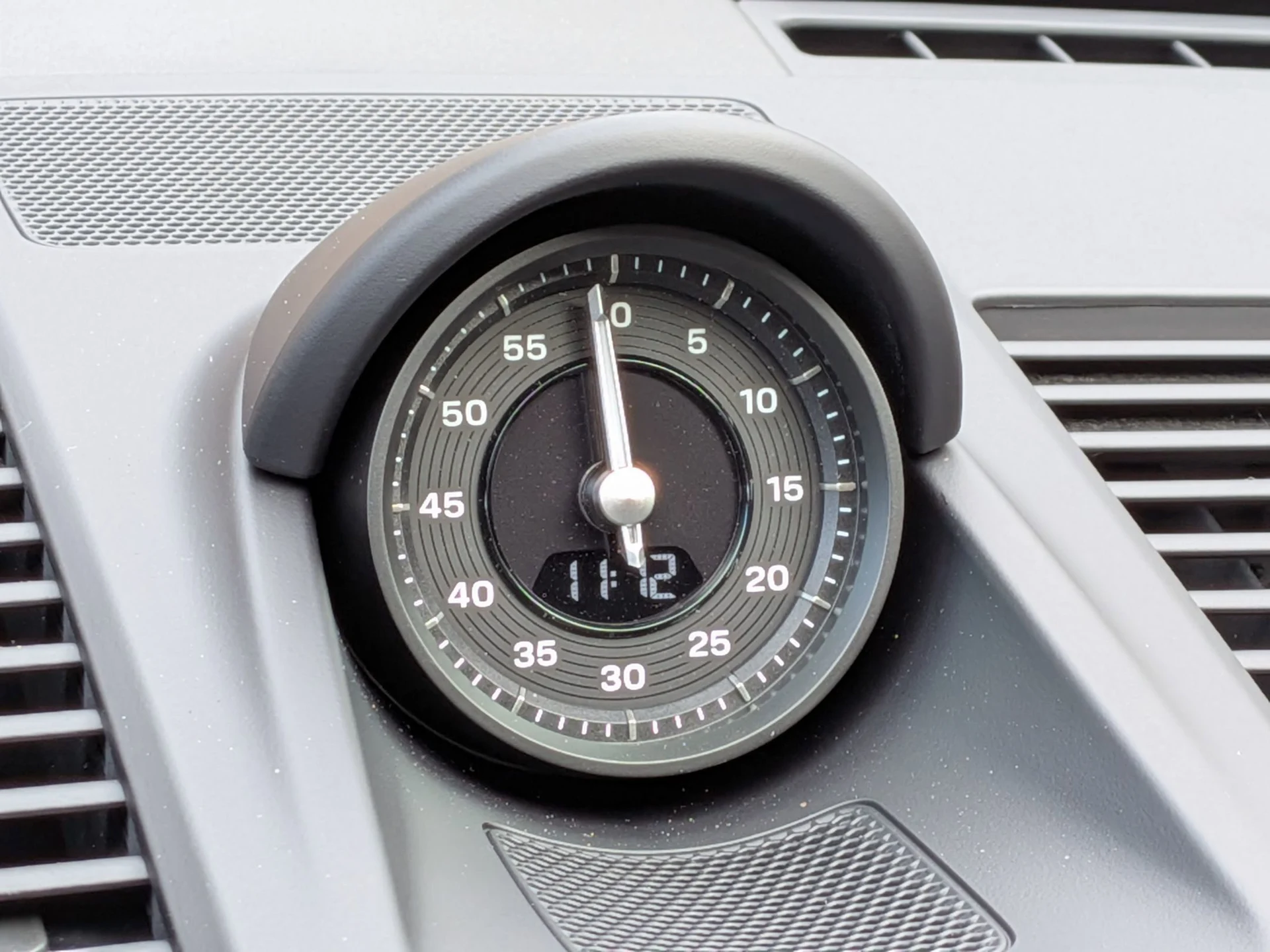 mph013_172894393_ae8675739bff66567f7469d00ee2a0ebx_39cc760947