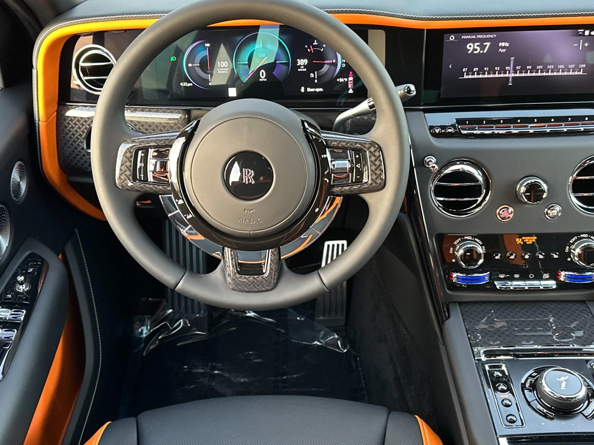 mph013_1730834319_New_2026_Rolls_Royce_Black_Badge_Cullinan_1764949803_474368d96e