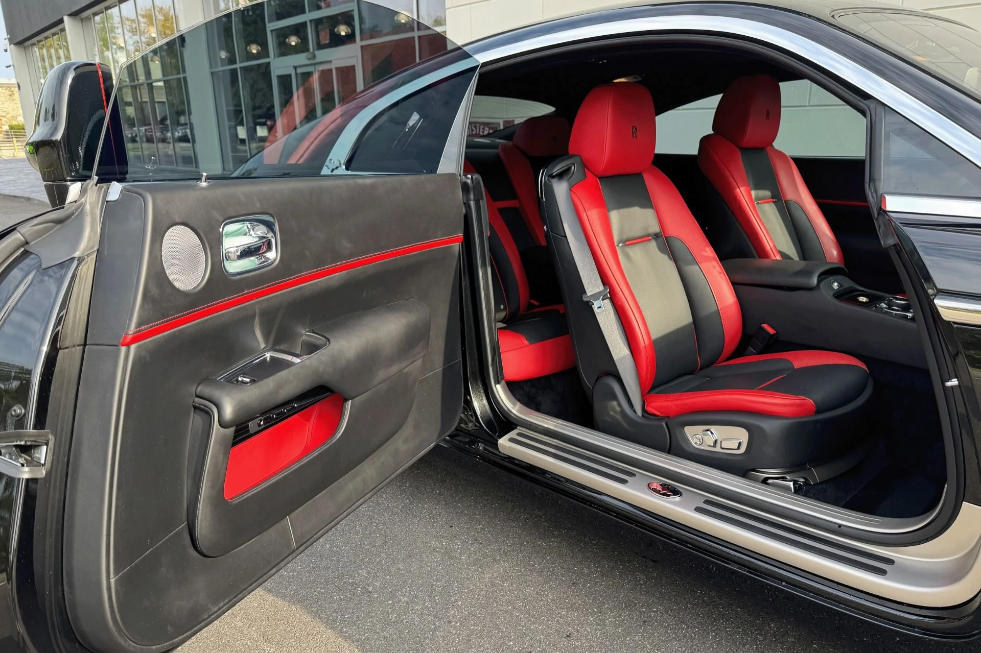 mph013_1730959318_Used_2018_Rolls_Royce_Wraith_1758791516_3379affeaa