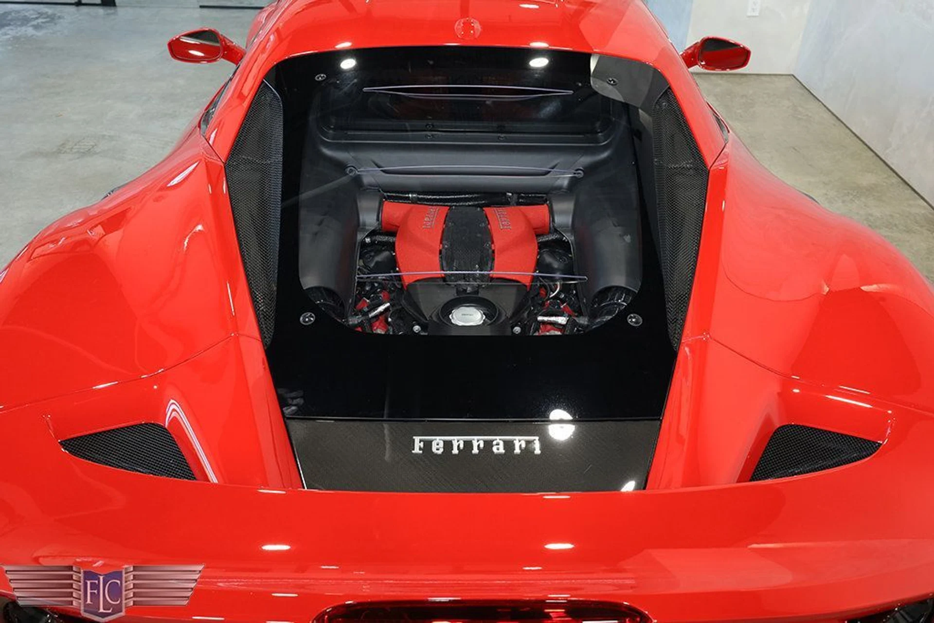 mph013_1734307664_used_2020_ferrari_f8_tributo_coupe_9689_22891893_14_1024_eb169d5726