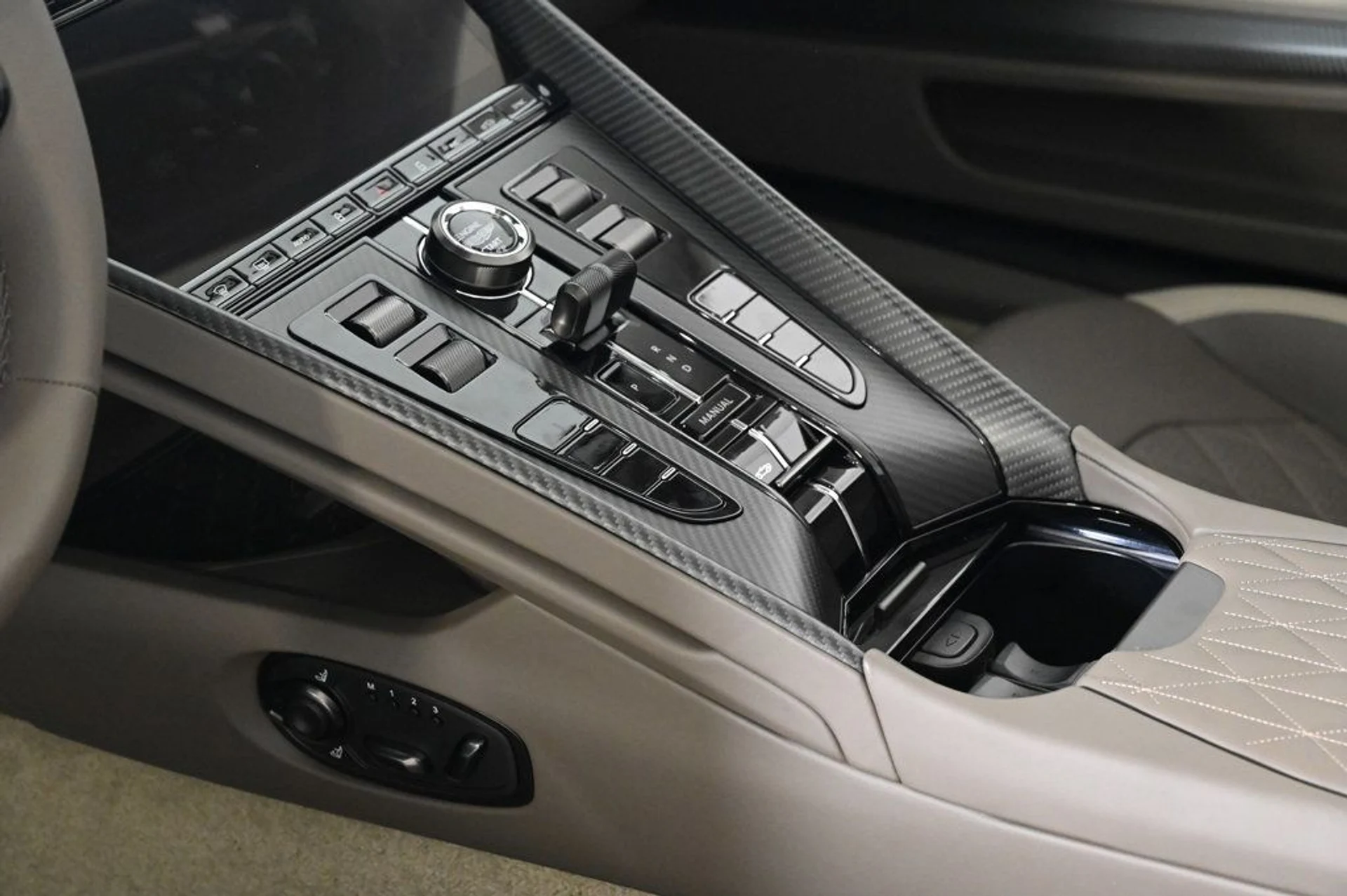 mph013_173832840_new_2026_aston_martin_db12_11350_22928535_13_1024_2754bc85bc