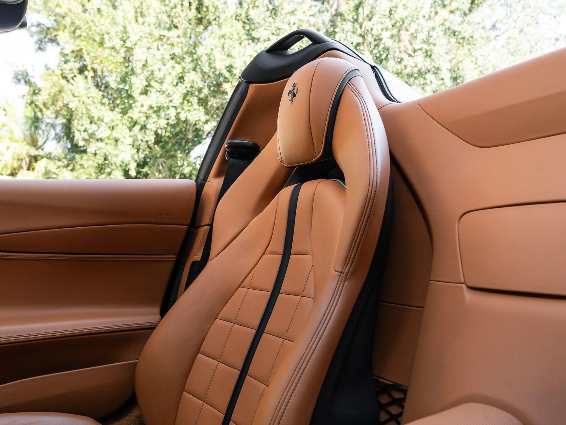 mph013_1741405141_Used_2022_Ferrari_812_GTS_Convertible_1784905667_01cefd53b8