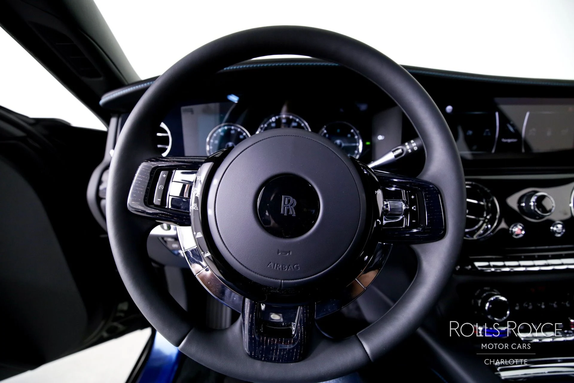 mph013_17456928_Used_2024_Rolls_Royce_Ghost_1746461568_257d3e56c6