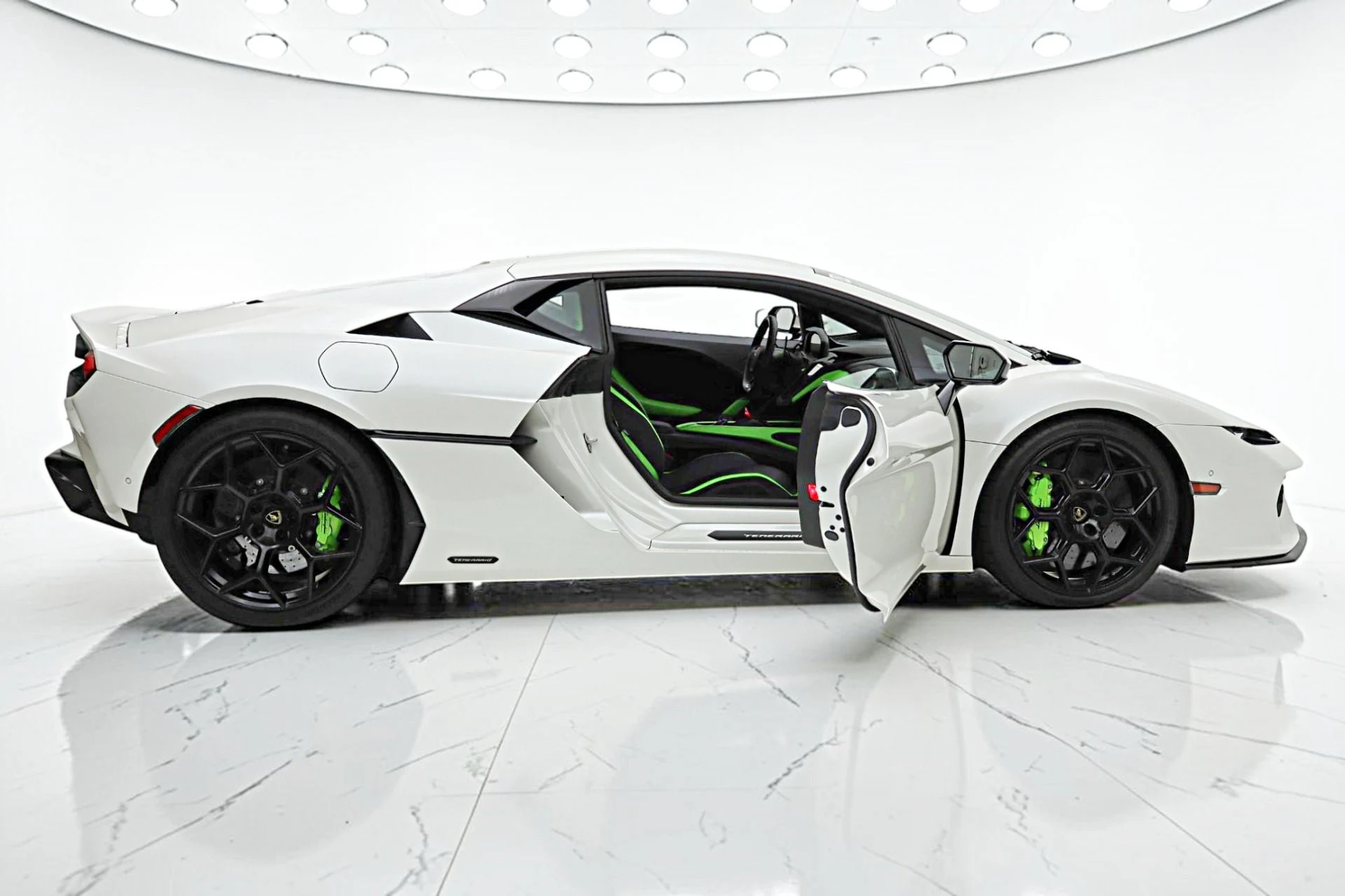mph013_174633381_Used_2026_Lamborghini_Temerario_LEASE_OPTIONS_AVAILABLE_c8e5e18a82