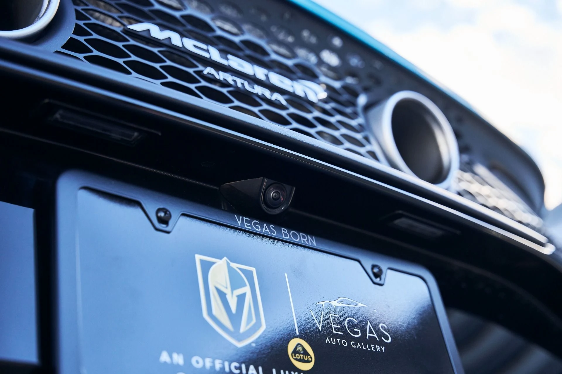 mph013_1746479343_Used_2025_Mc_Laren_Artura_1771382290_2f8cf164d2