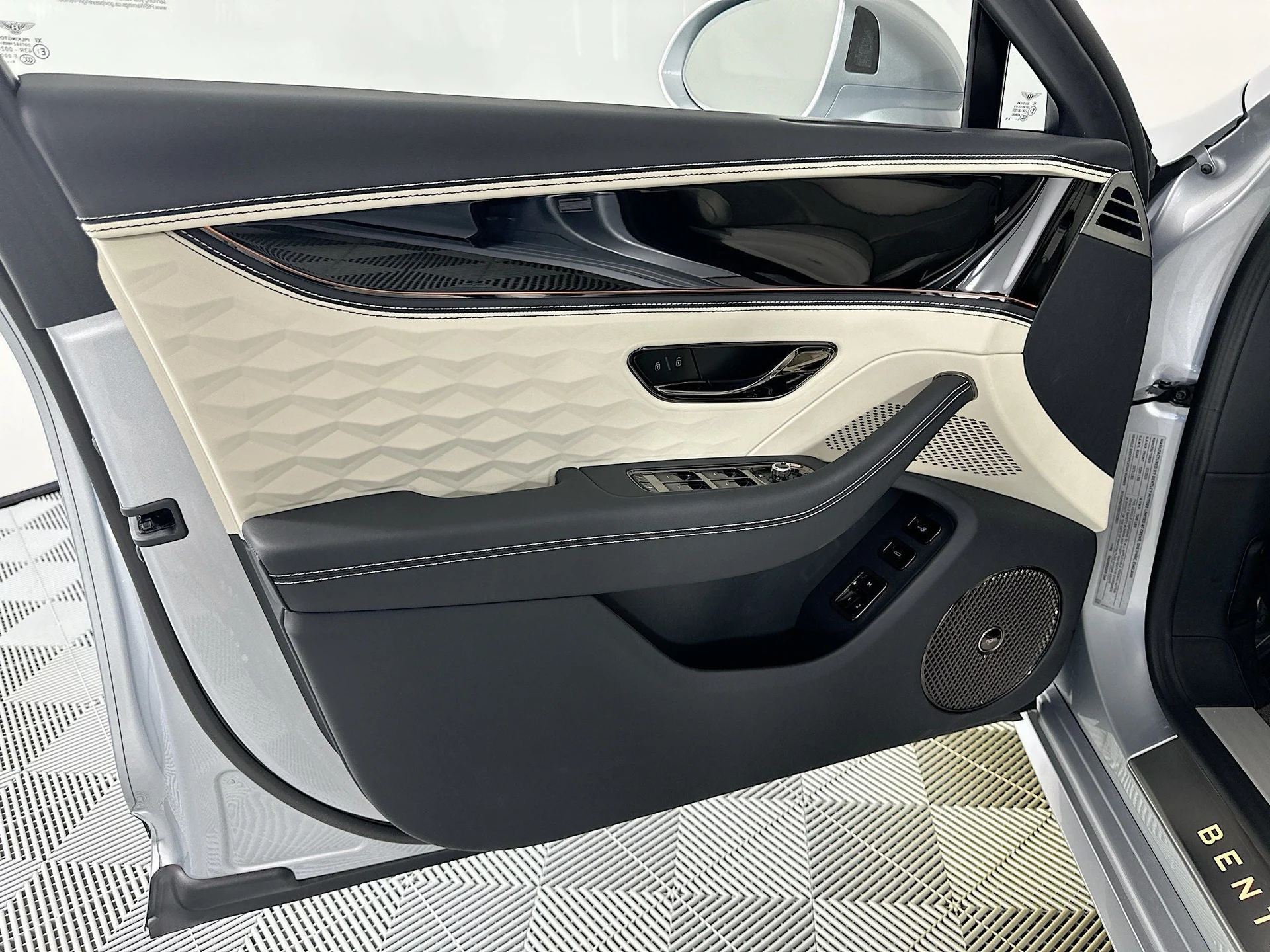 mph013_175281493_14_8facf806d4