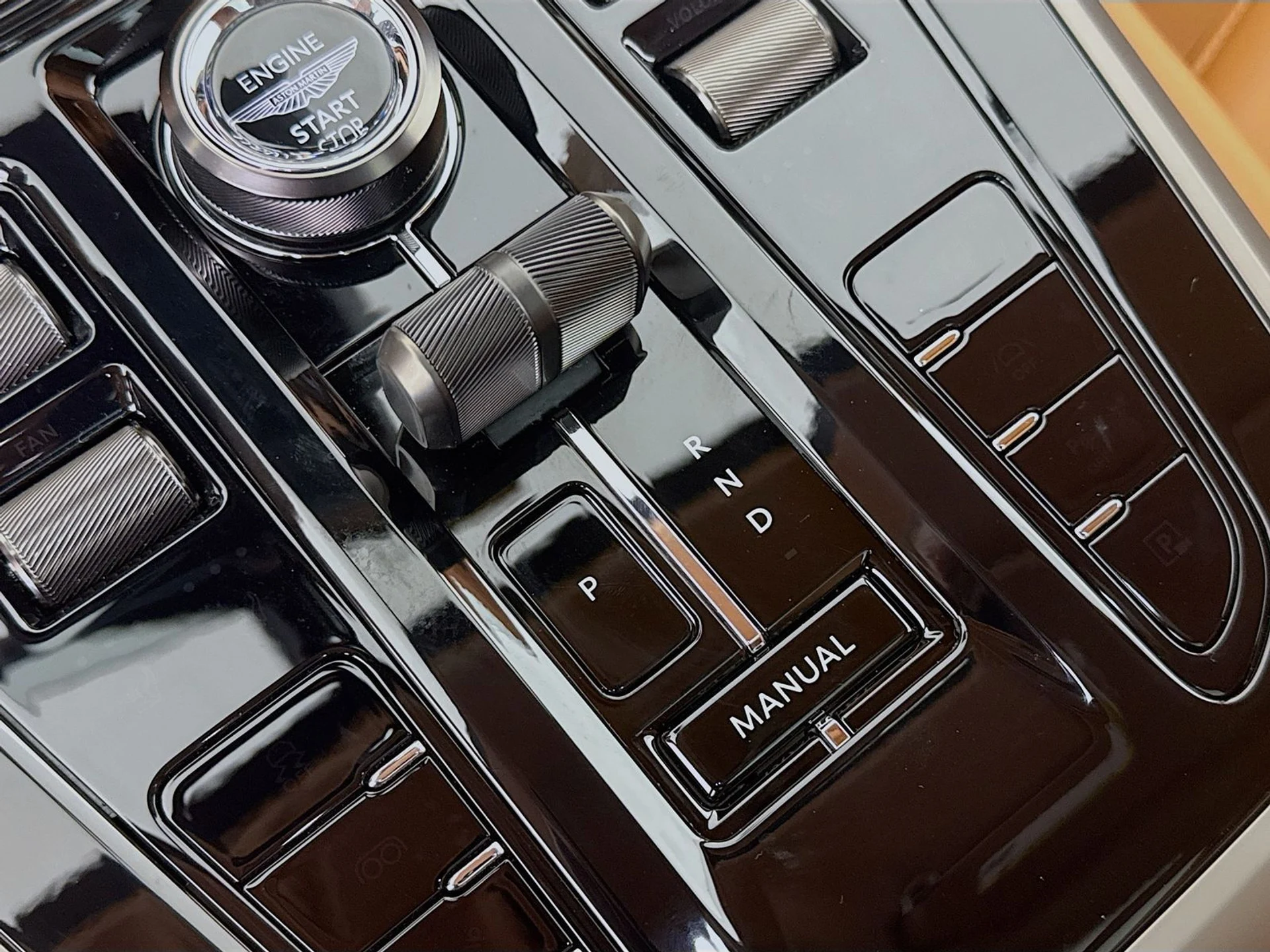 mph013_175980021_13ce205e331f4d1151dad5d36d2cc26cx_56ea09a4e3