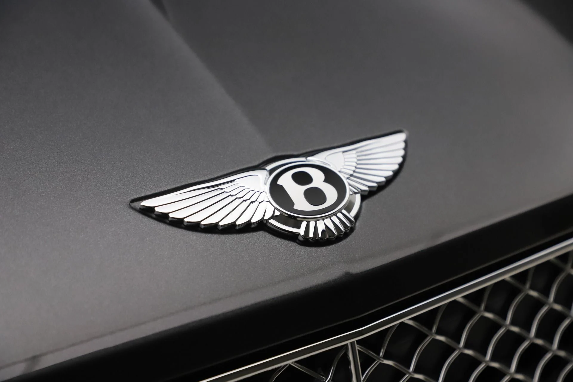 mph013_176114996_Used_2021_Bentley_Bentayga_V8_1610148203_cf9dd370bb