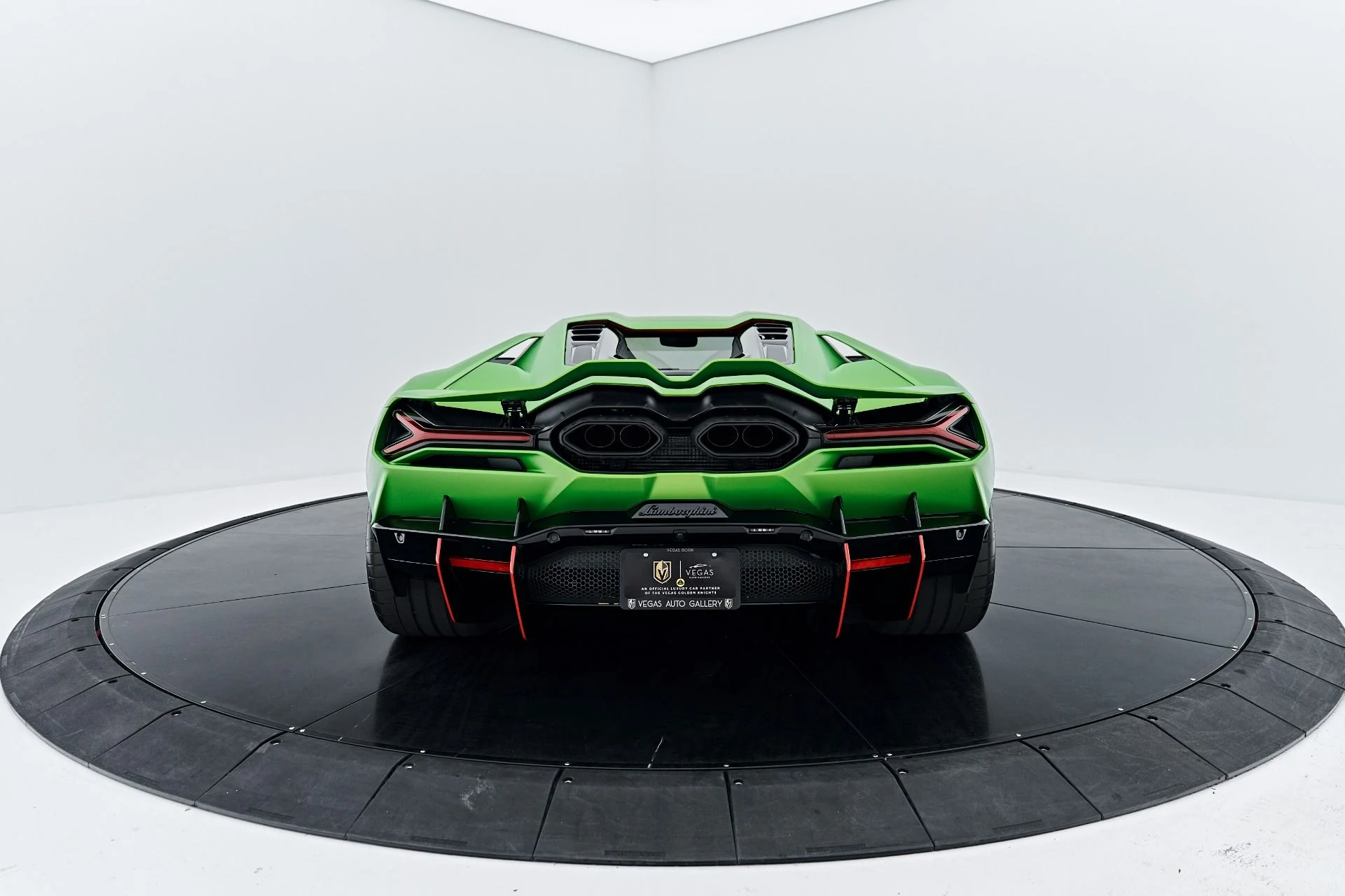 mph013_1765148228_Used_2024_Lamborghini_Revuelto_Base_1789697458_98711b307b