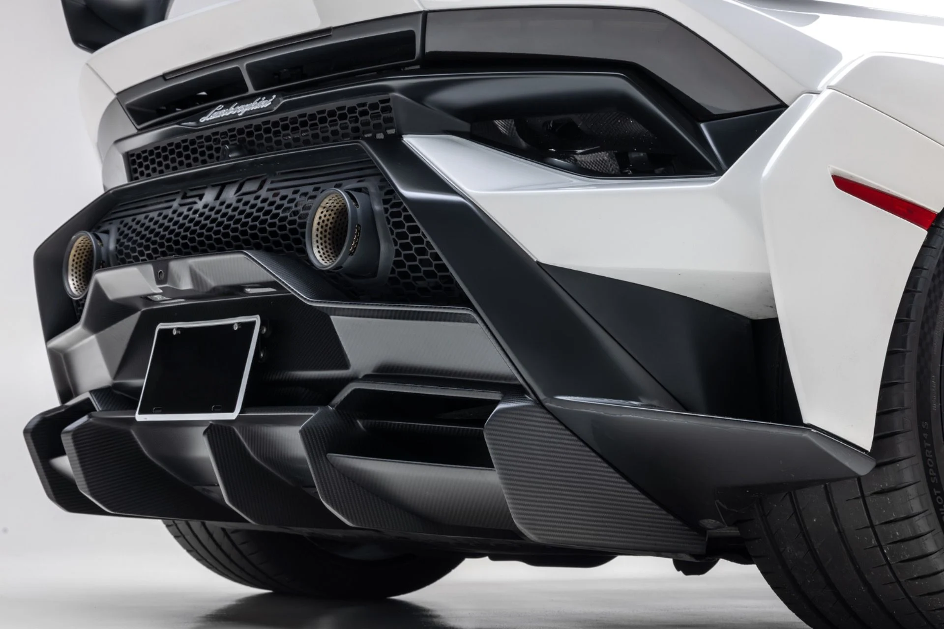 mph013_176581609_13197_p14_l_3a1f360dff