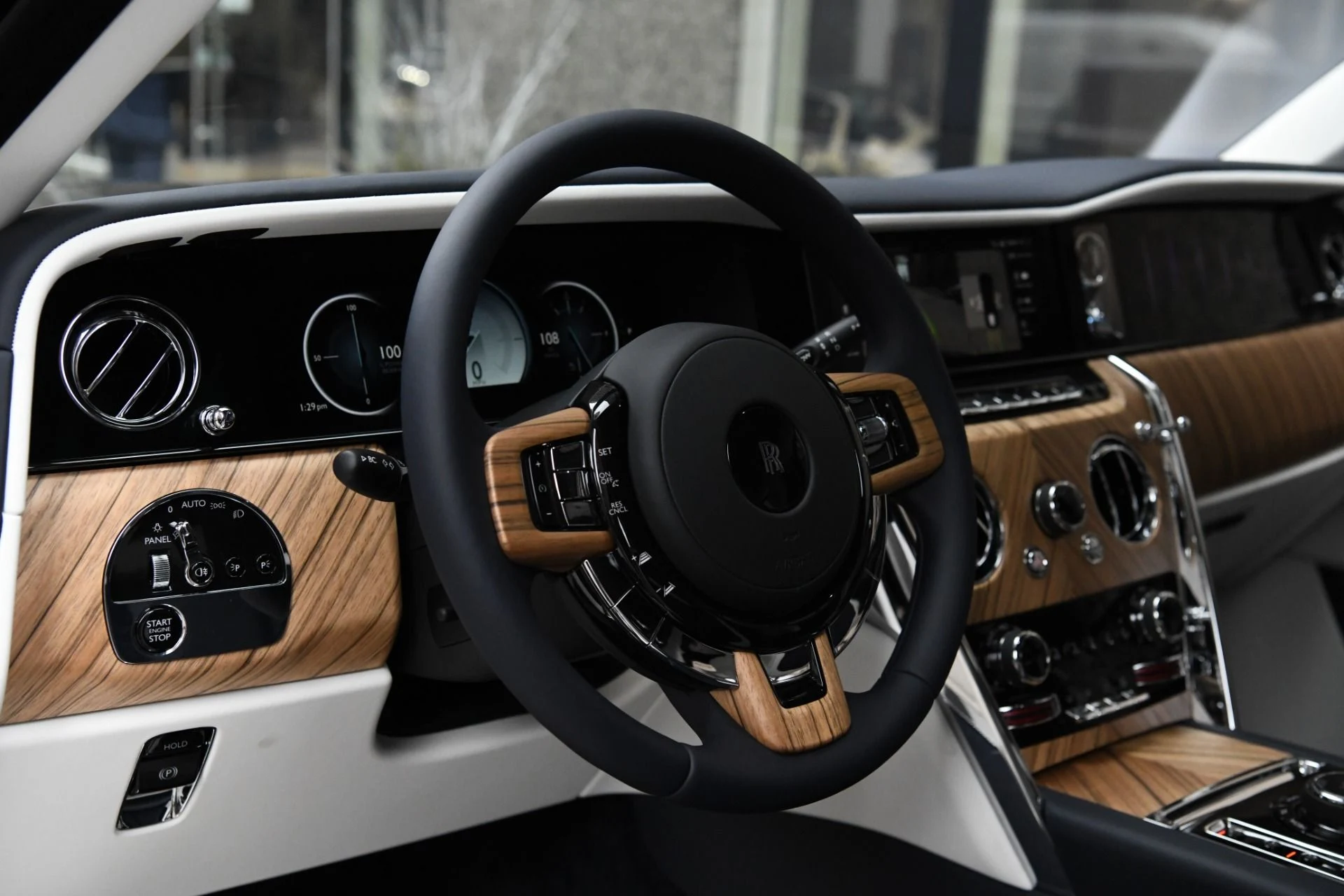 mph013_176642696_11740_p15_l_d9a1ee0a22