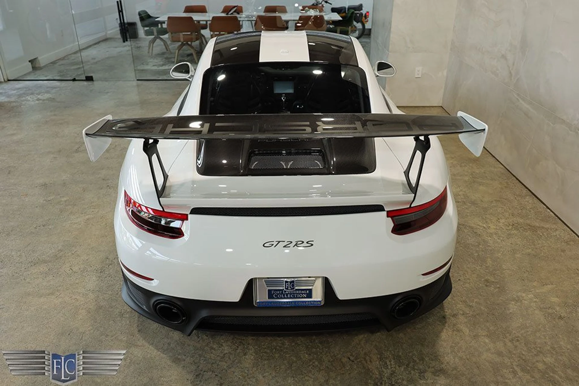 mph013_1768571306_used_2018_porsche_911_gt2rs_9689_22985277_14_1024_1088ab4f6a