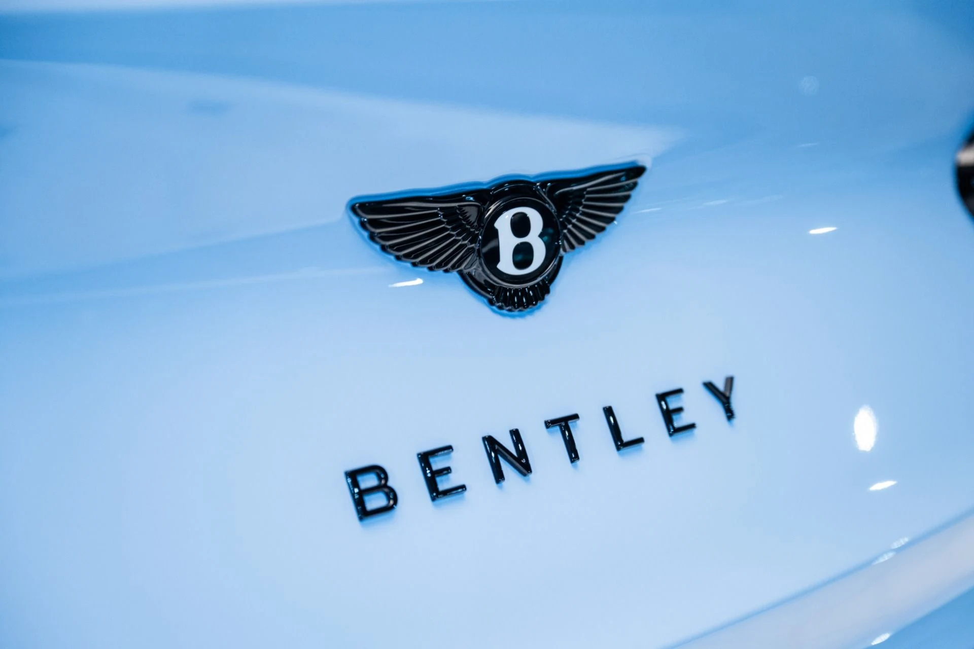 mph013_1772254579_New_2025_Bentley_BENTAYGA_V8_S_Black_Edition_1743521696_32bed61d55