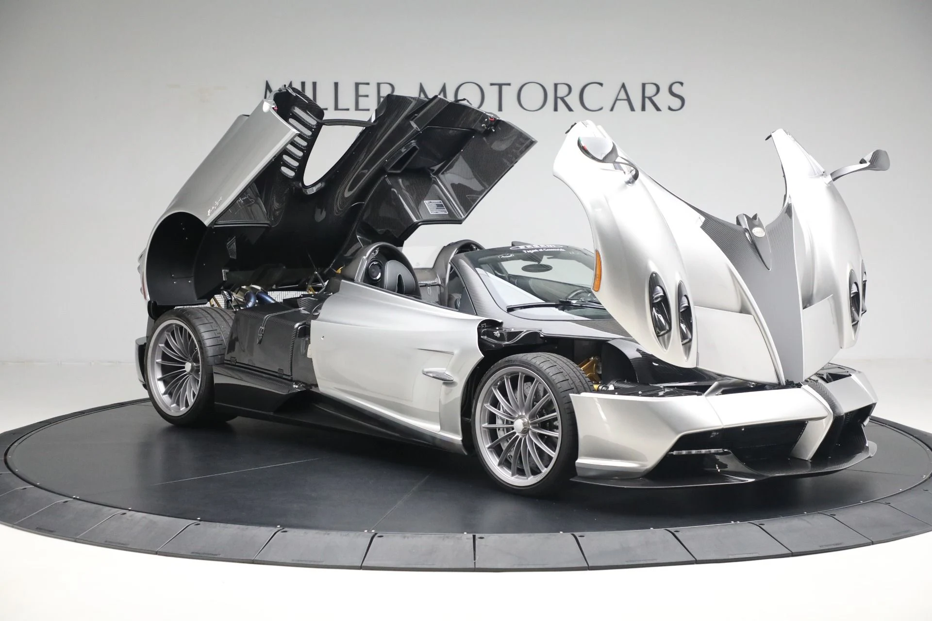 mph013_1779854875_Used_2017_Pagani_Huayra_Roadster_1769208152_4fc5c18918