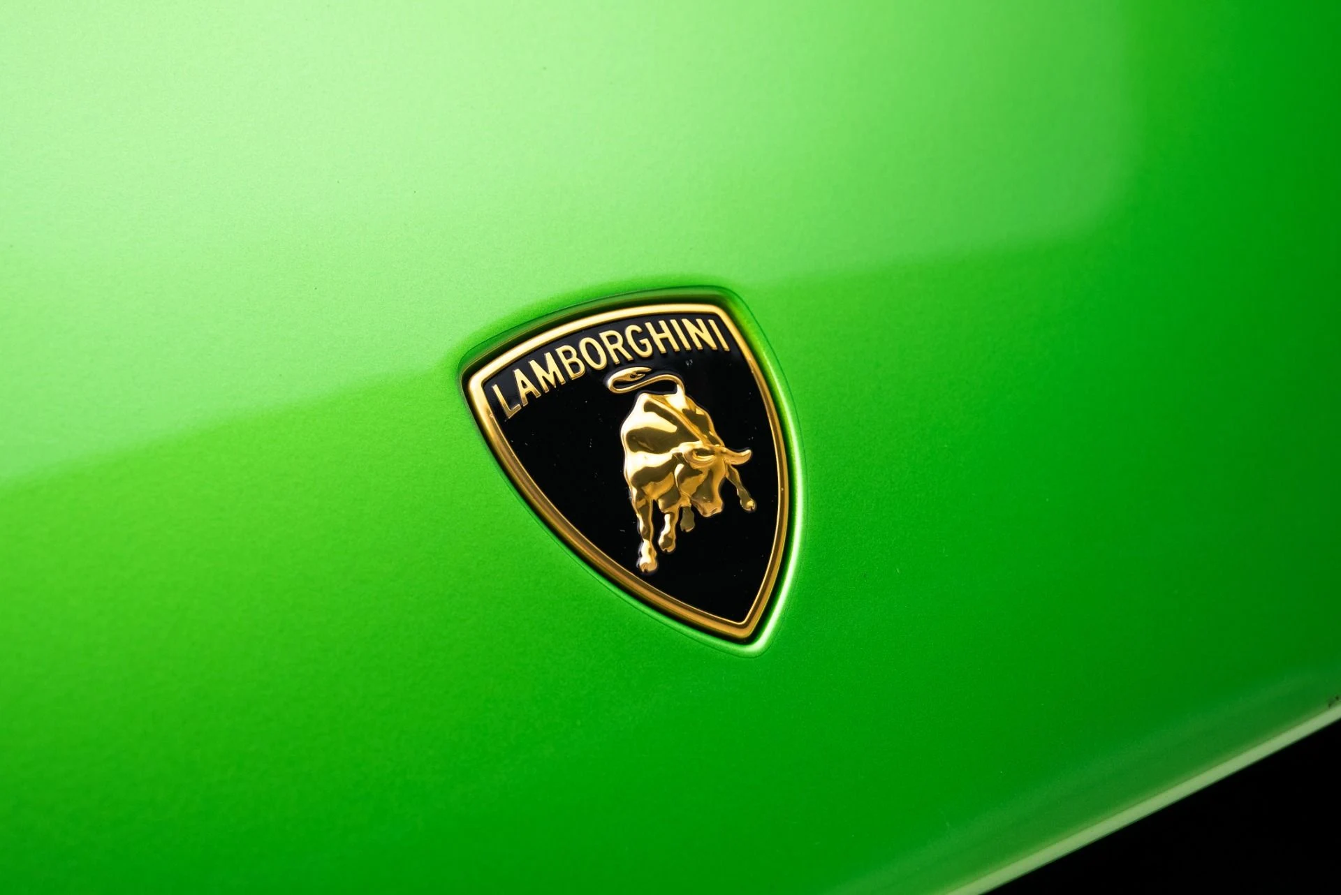 mph013_1790477618_Used_2023_Lamborghini_Huracan_Tecnica_1775770975_40f1a223b1