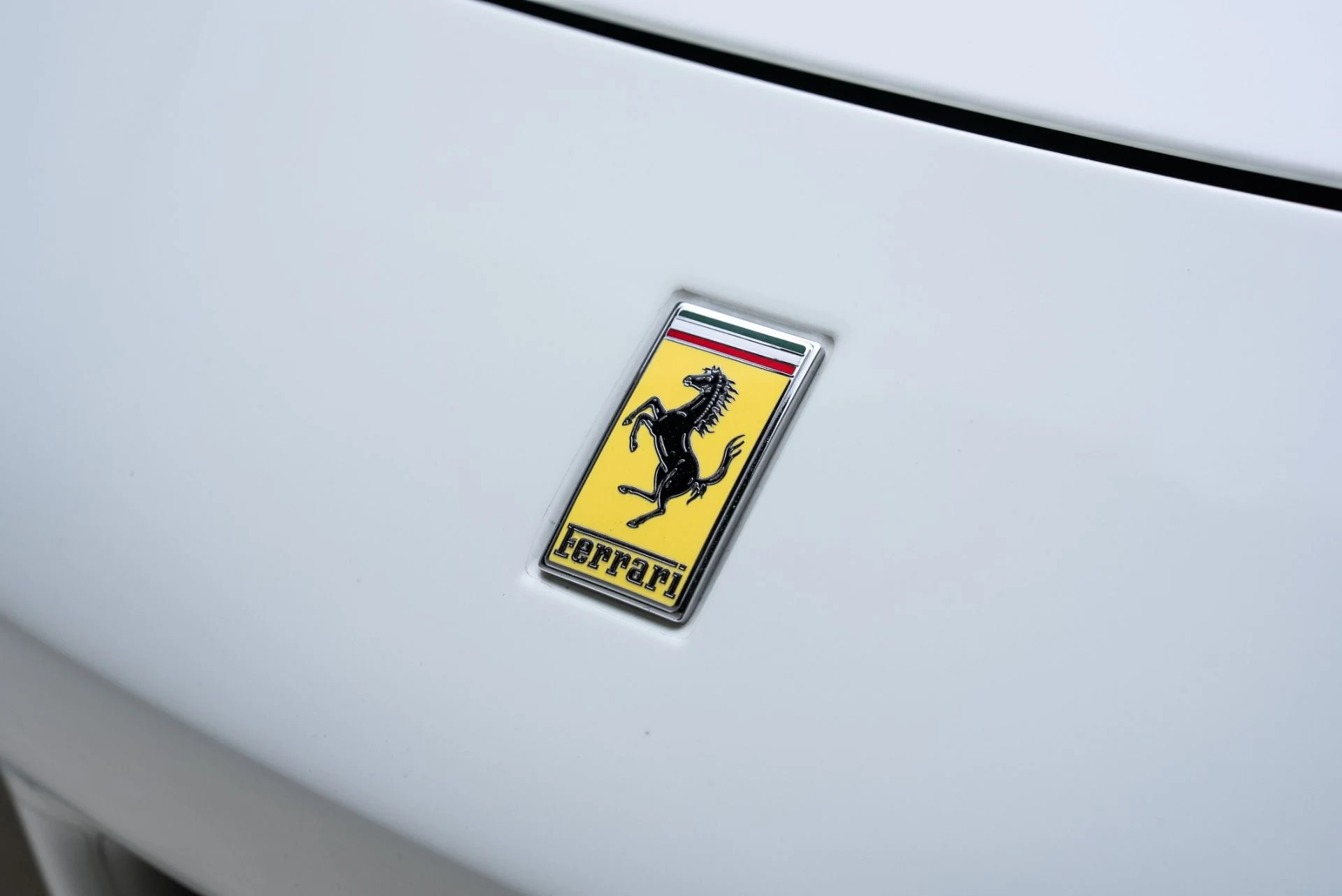 mph013_1801062211_Used_2018_Ferrari_488_Spider_1774383951_8be307e903