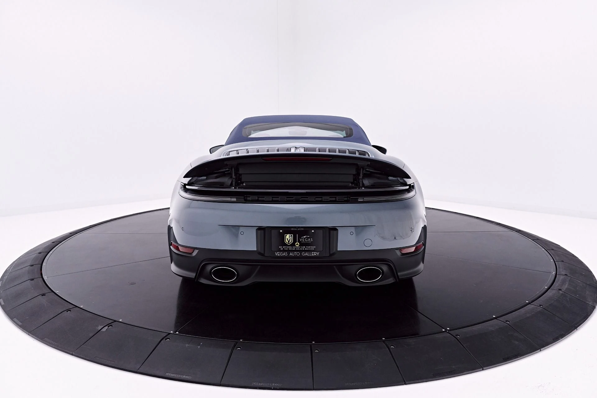 mph013_1803839452_Used_2025_Porsche_911_Carrera_1777504756_f53a76ae42