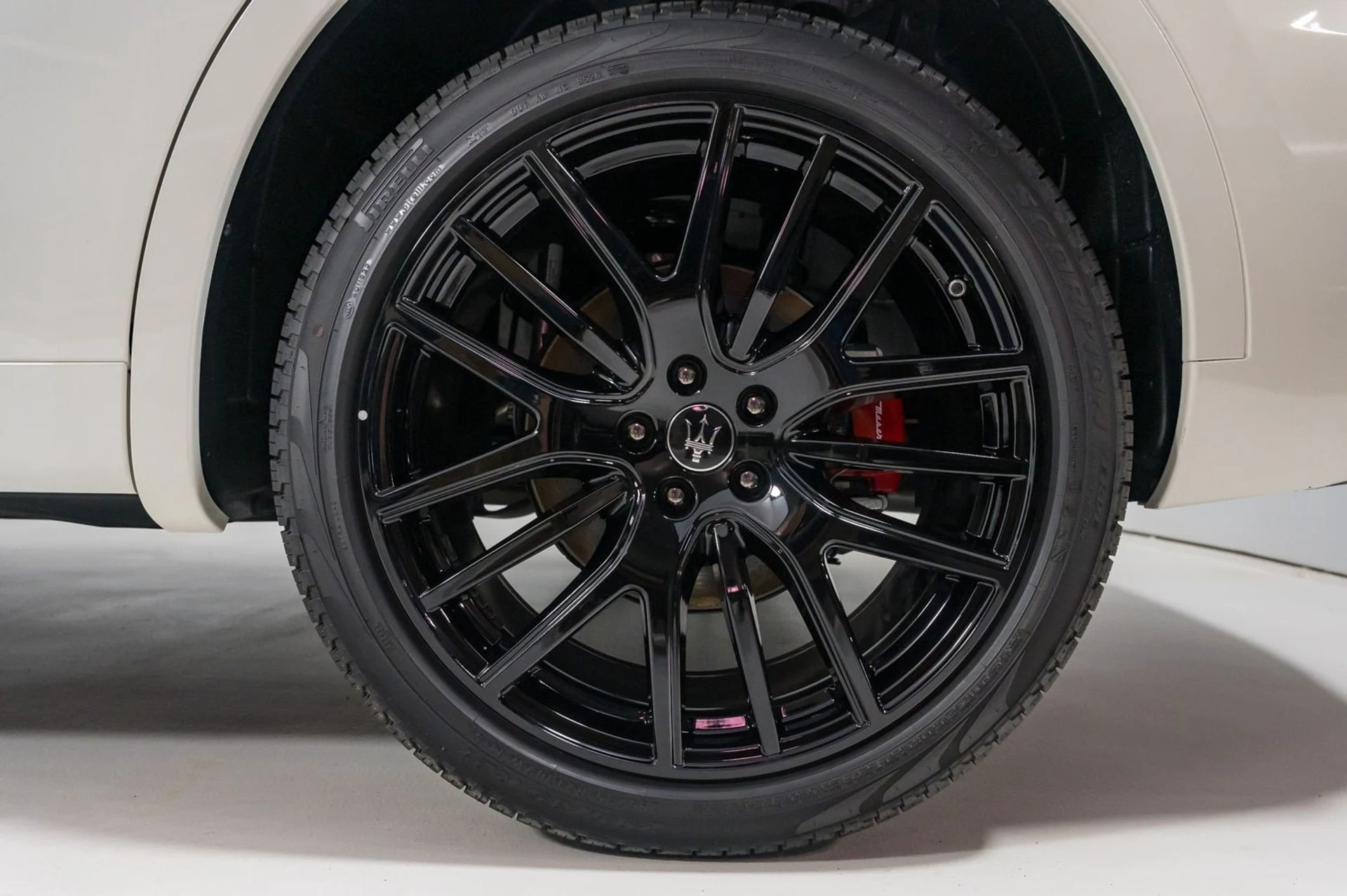 mph013_1804850489_b082dab75780aba34e42b7df362427c1x_5de86f03bb