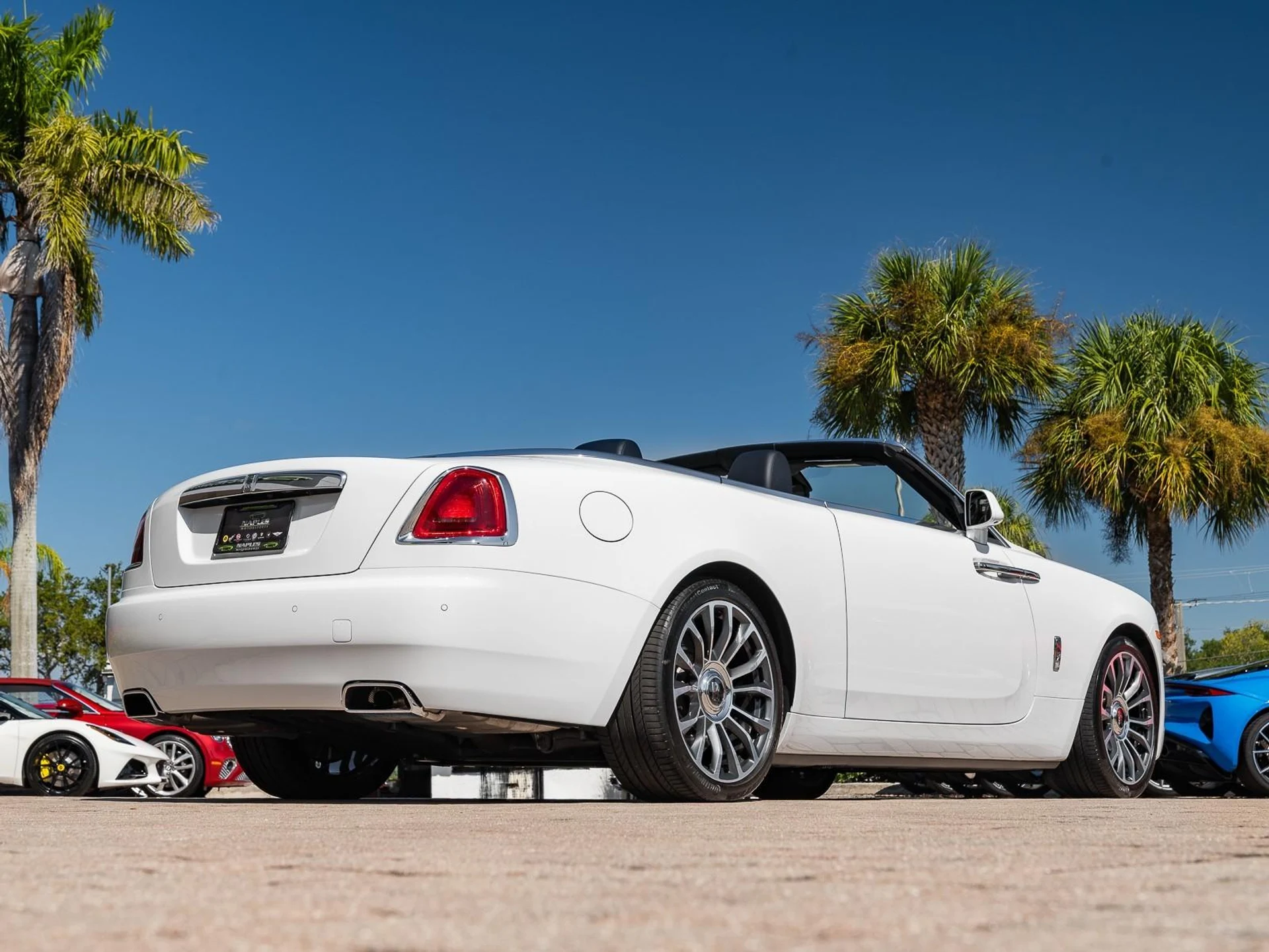 mph013_1806658645_Used_2019_Rolls_Royce_Dawn_1761832853_870c55cca8