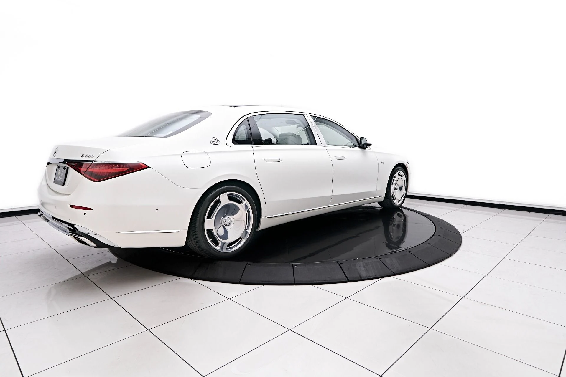 mph013_1835206539_Used_2023_Mercedes_Benz_S_Class_Maybach_S_680_1755991210_d2b42bce16