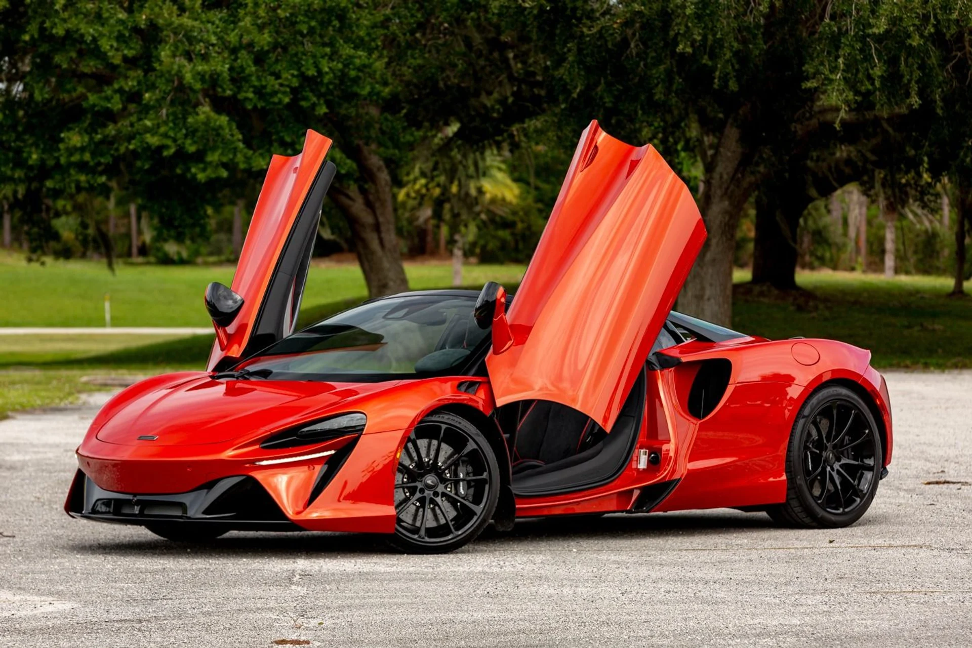 mph013_1835909176_Used_2025_Mc_Laren_Artura_Spider_Performance_d689b7de7a