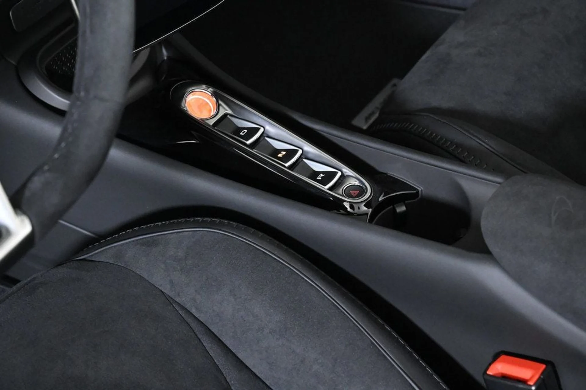 mph013_1836258007_new_2026_mclaren_artura_11350_22920775_13_1024_7bb0e8d00f