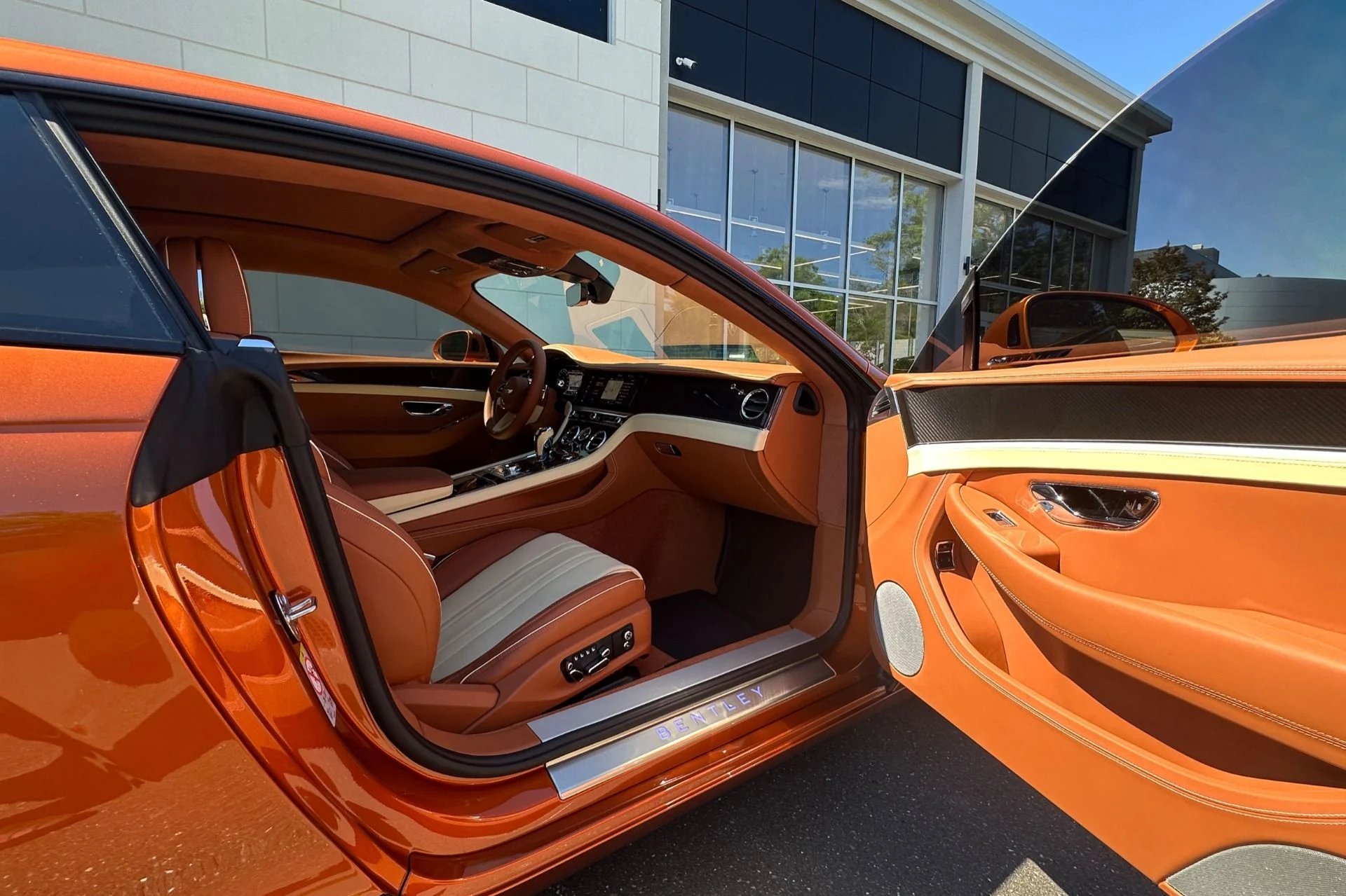 mph013_1838711070_Used_2024_Bentley_Continental_1782129140_4ede5706e7