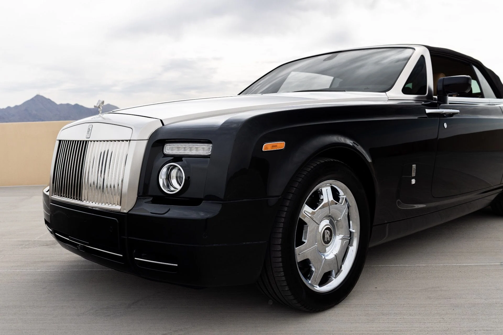 mph013_1840772304_Used_2009_Rolls_Royce_Phantom_Drophead_Coupe_1775064256_c9c3a5aa4b