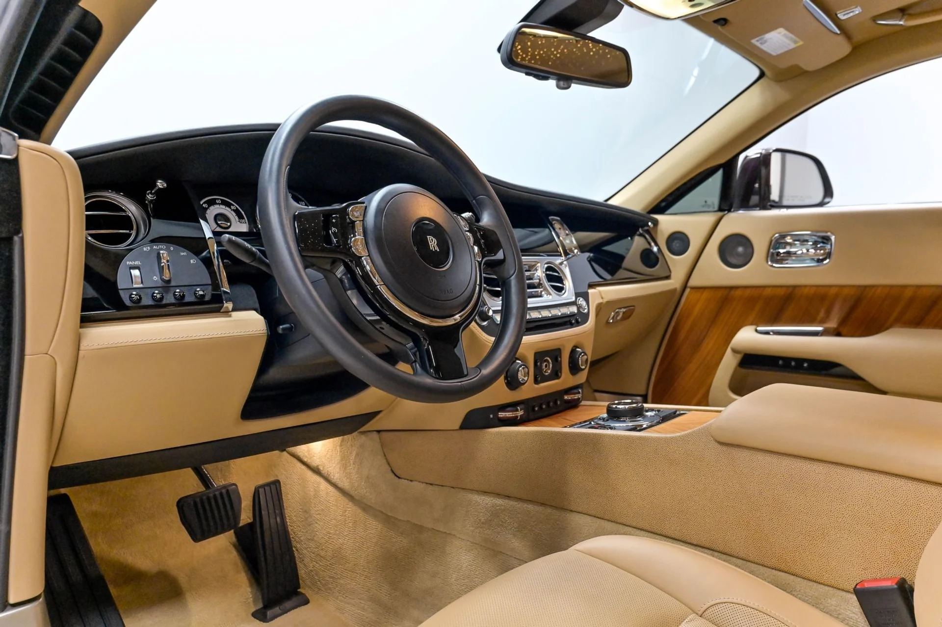mph013_1843233459_Used_2014_Rolls_Royce_Wraith_1783020984_bc9d5eab93