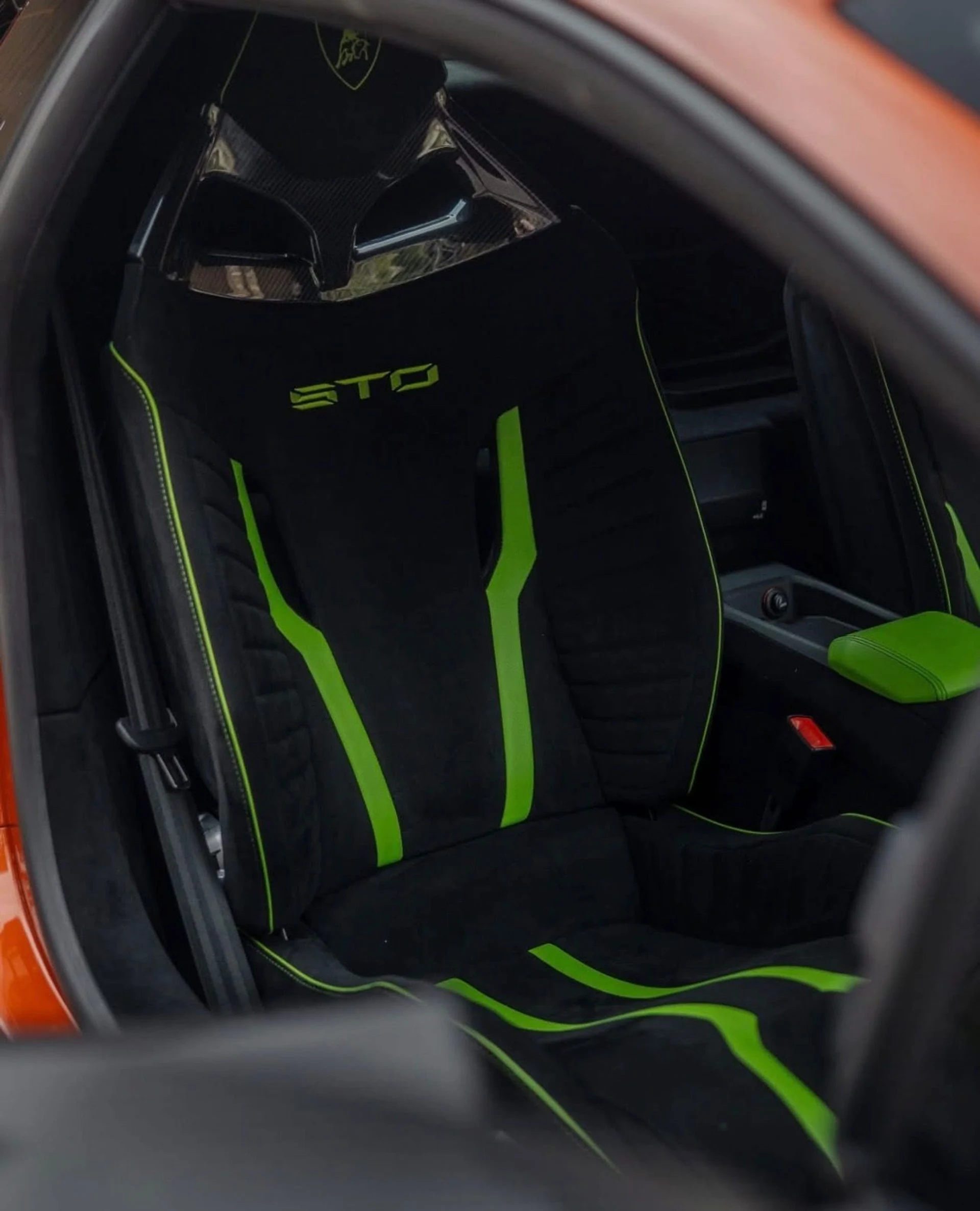 mph013_1844785340_Used_2023_Lamborghini_Huracan_STO_1762290729_e6da779fa6