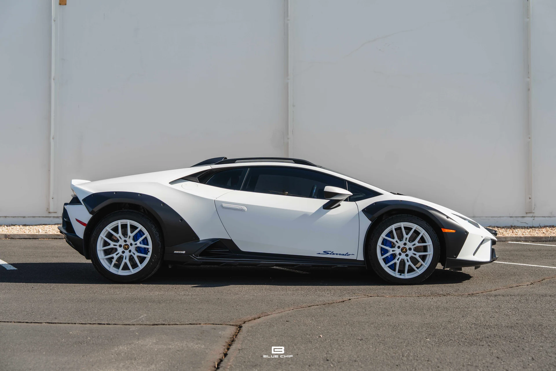 mph013_1845430119_6a31cfe67cd8952996e1835e_2024_Lamborghini_Huracan_Sterrato_14_340eb84750