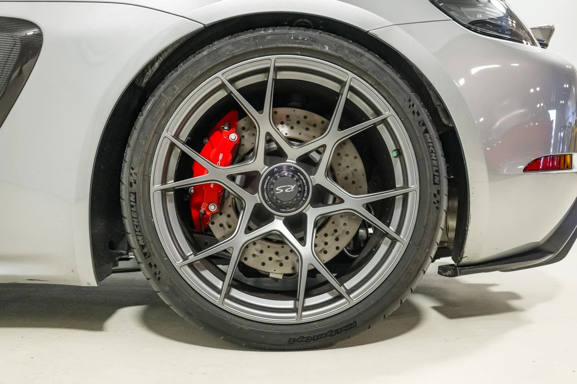 mph013_1845913778_9254239cd09349998501c9fe3e0fa57a_e129d130b1