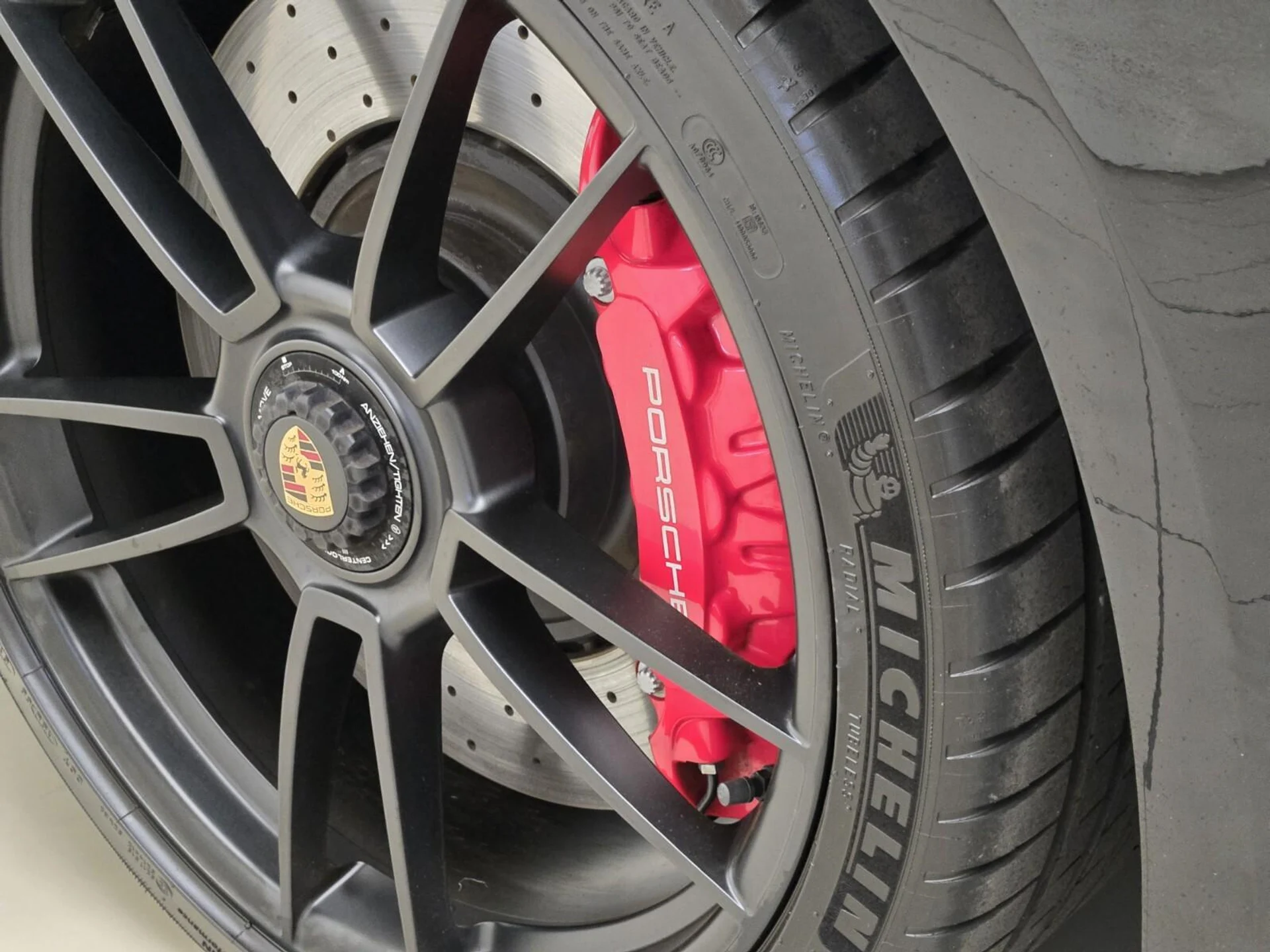mph013_1846249721_Used_2024_Porsche_911_Targa_4_GTS_1785648489_dd80046af1