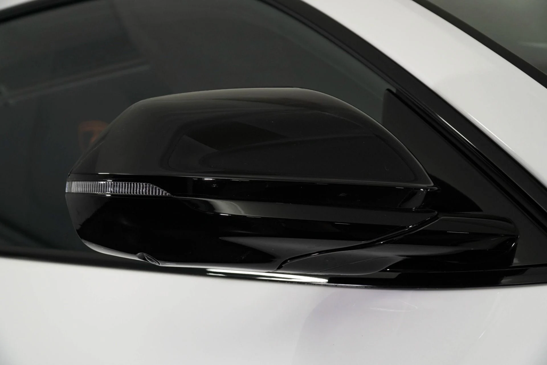 mph013_1849920255_Used_2023_Lamborghini_Urus_S_1772131380_65a4863ccb