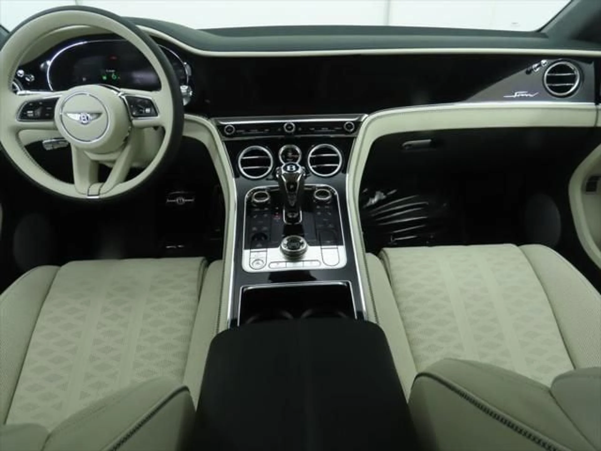 mph013_1851185111_used_2025_bentley_continental_gtspeedcoupe_8119_23003283_14_640_8cb1f7822c