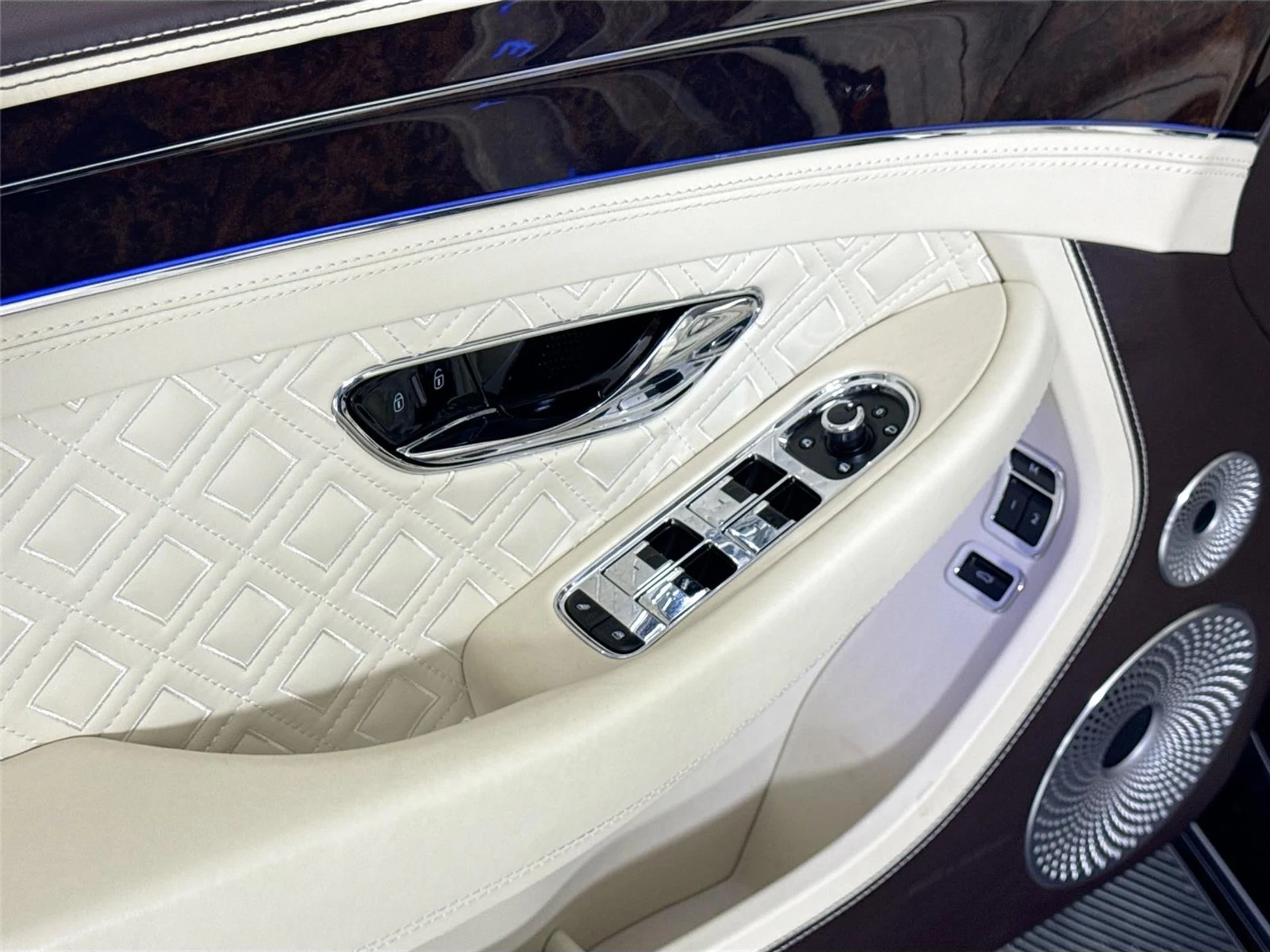 mph013_1859560970_a34dac8d42ac910ca5fbc171ddc042b6_bf404e5449